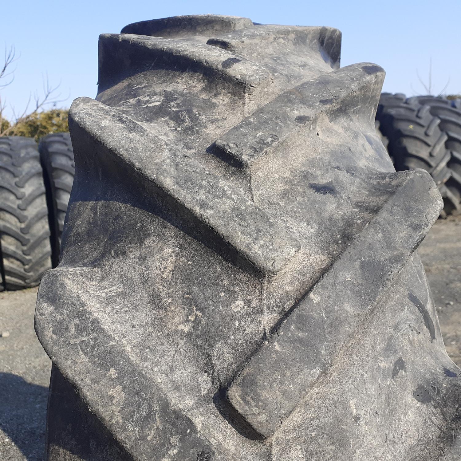  Cauciucuri 12.4-28 (320/85R28) Goodyear