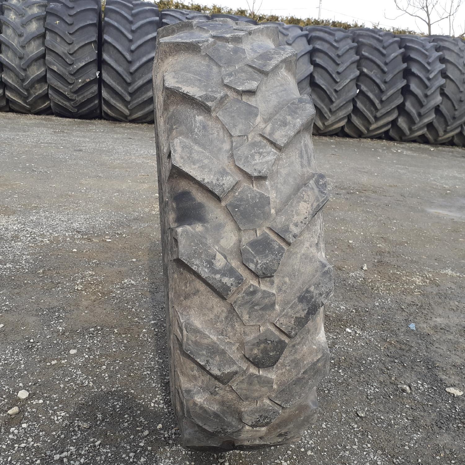  Cauciucuri 10.5-18 (10.5/80R18) Tvs