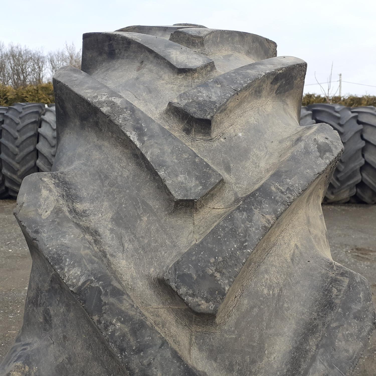  Cauciucuri 14.9-28 (380/85R28) Semperit