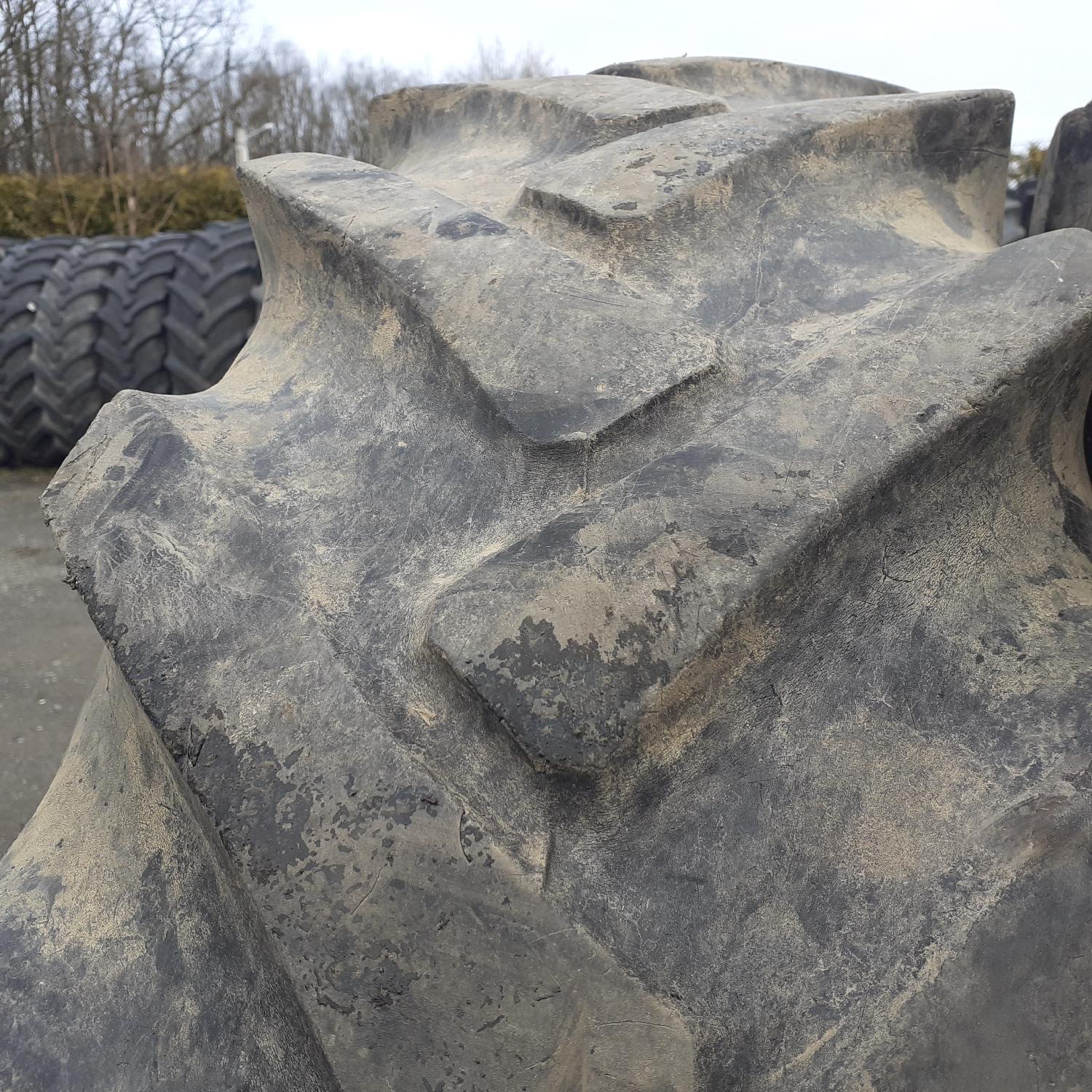  Cauciucuri 12.4-28 (320/85R28) Goodyear