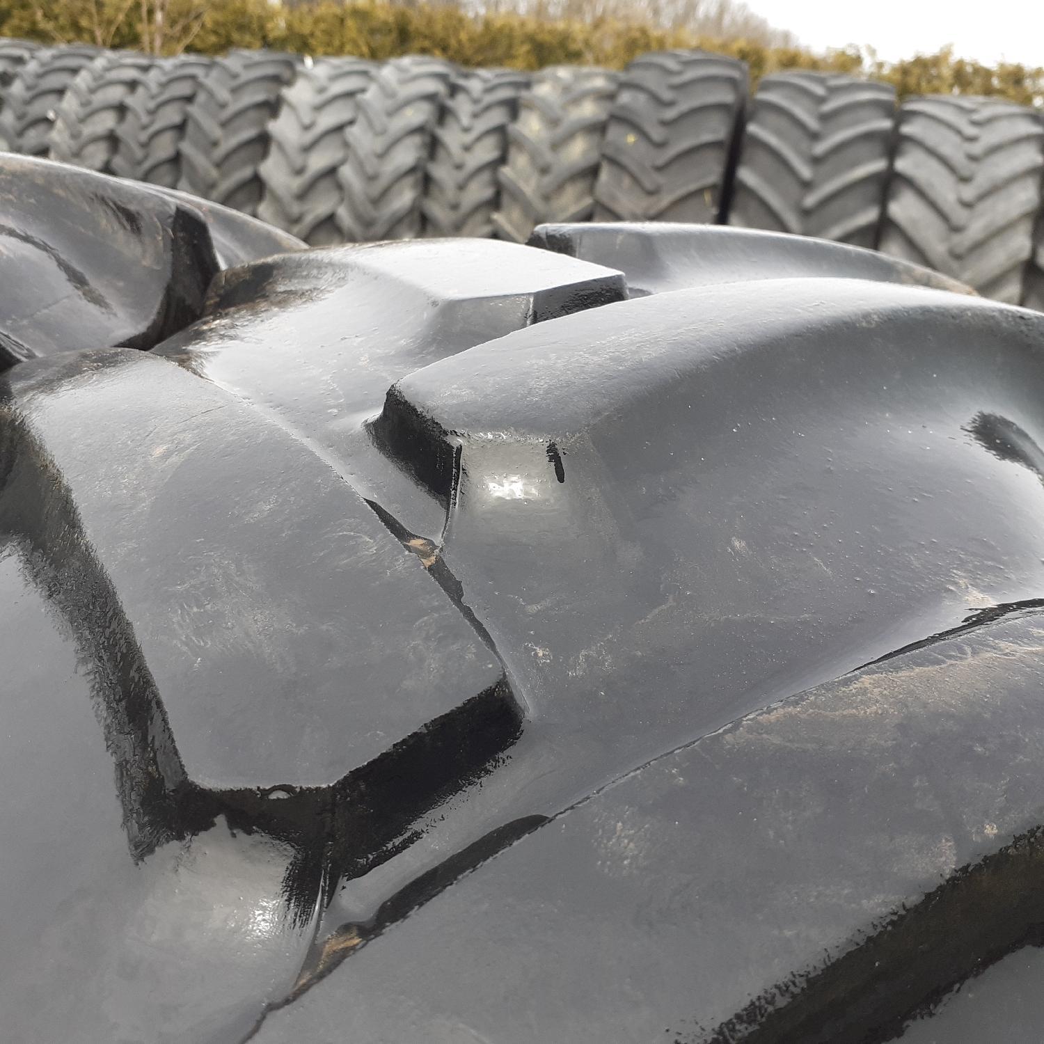  Cauciucuri 340/85R24 (13.6R24) Continental