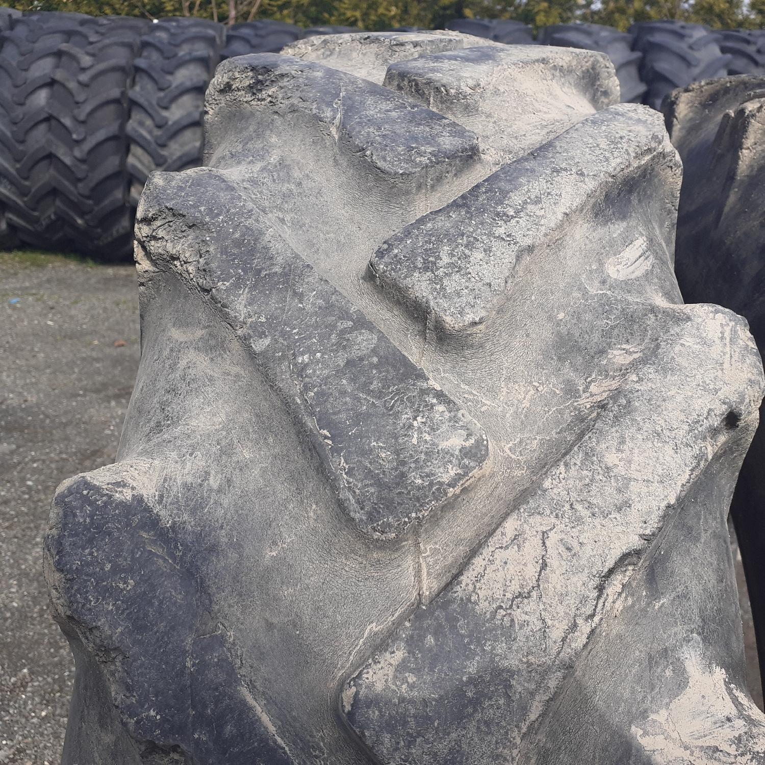  Cauciucuri 12.4-28 (320/85R28) Semperit
