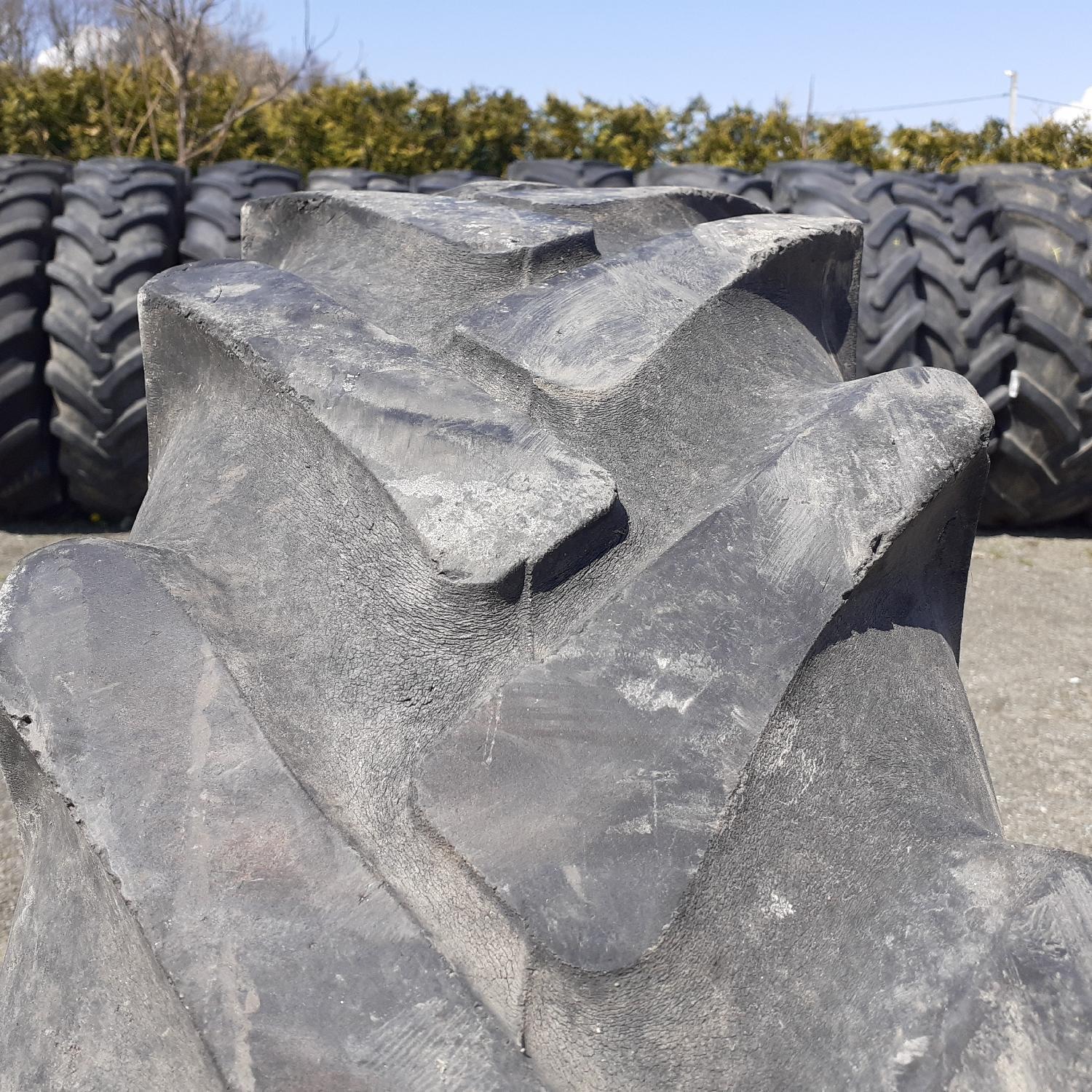  Cauciucuri 12.4R28 (320/85R28) Universal