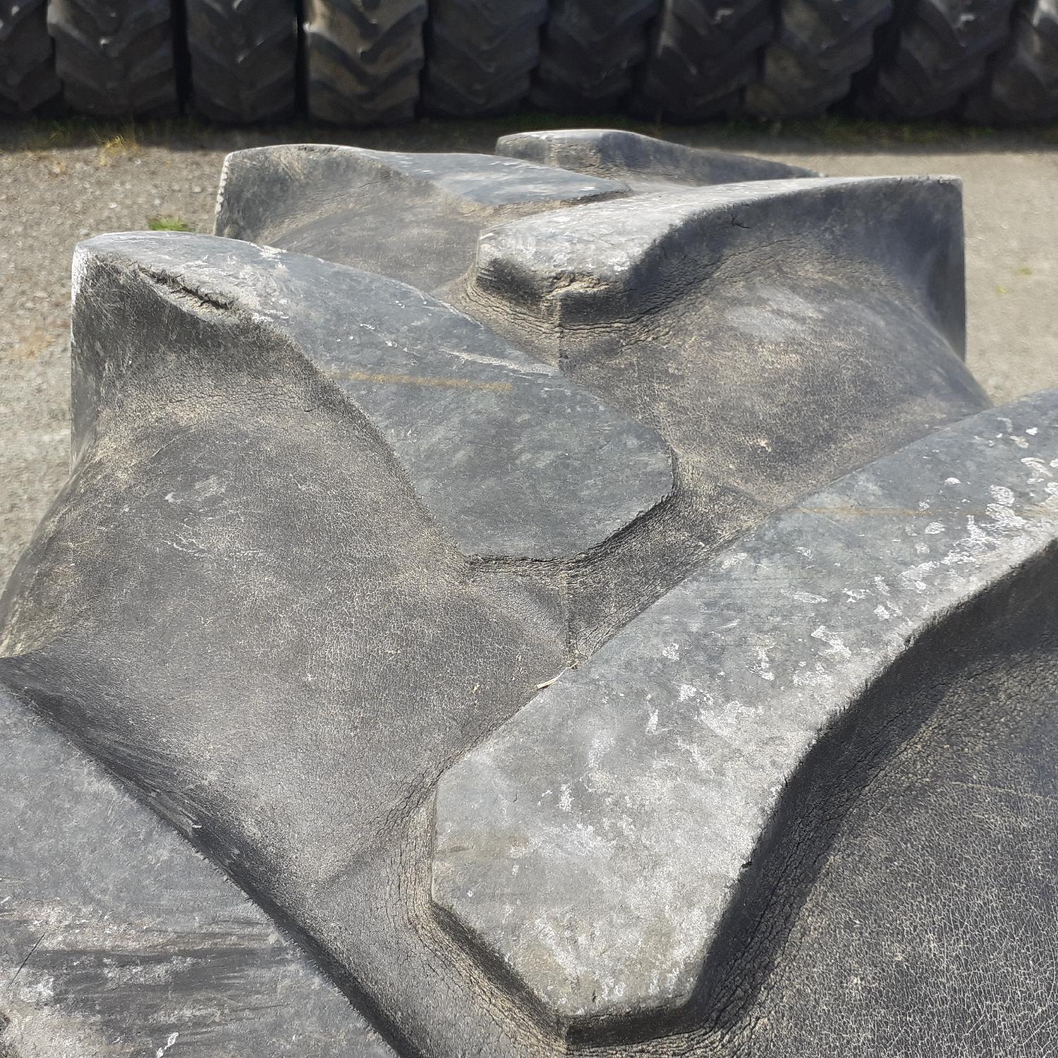  Cauciucuri 14.9-28 (380/85R28) Barum