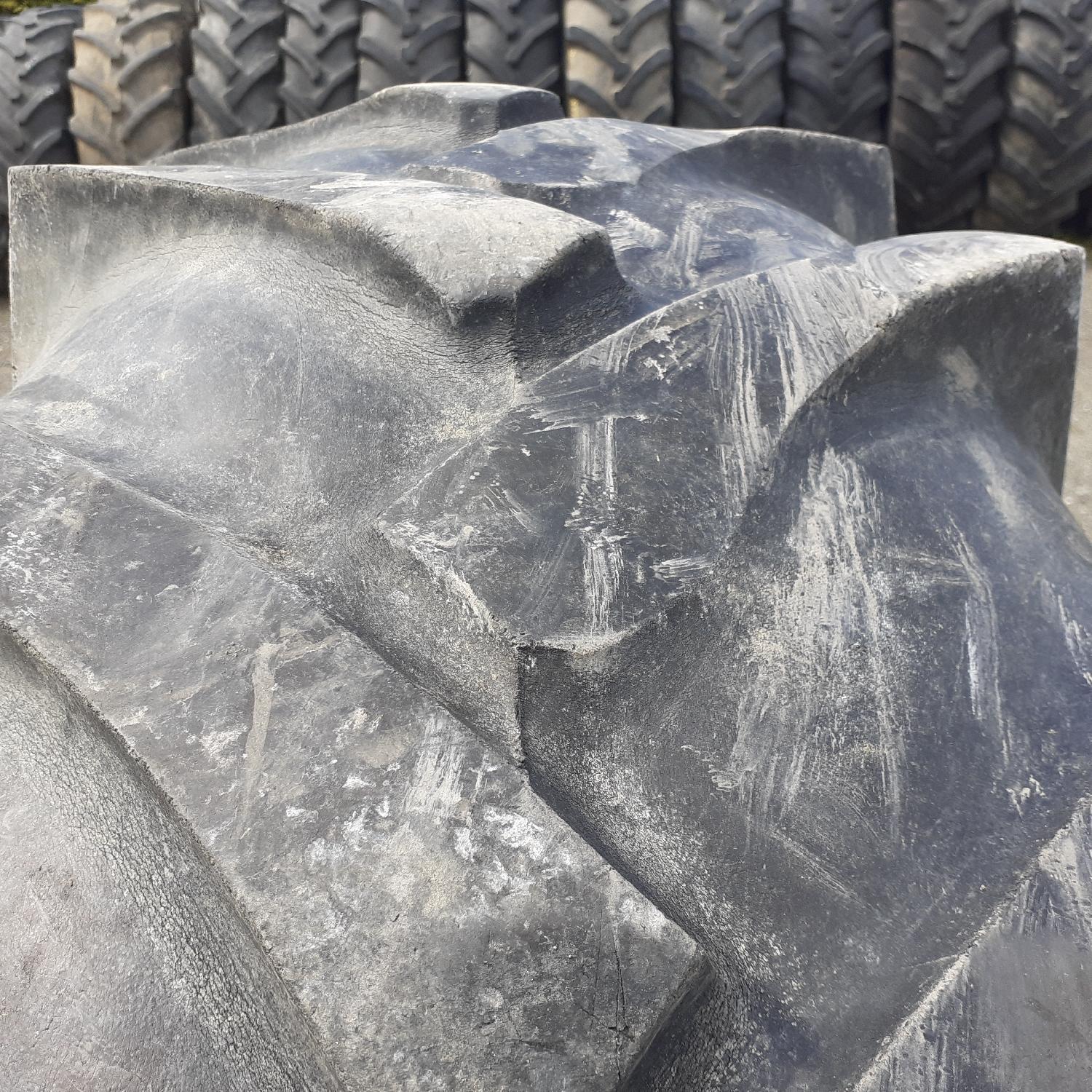  Cauciucuri 14.9-28 (380/85R28) Vredestein