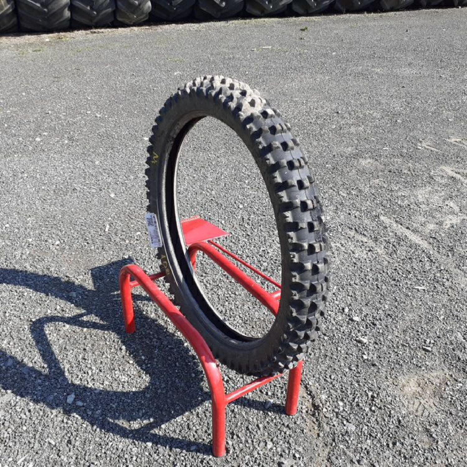  Cauciucuri 80/100-21  Pirelli