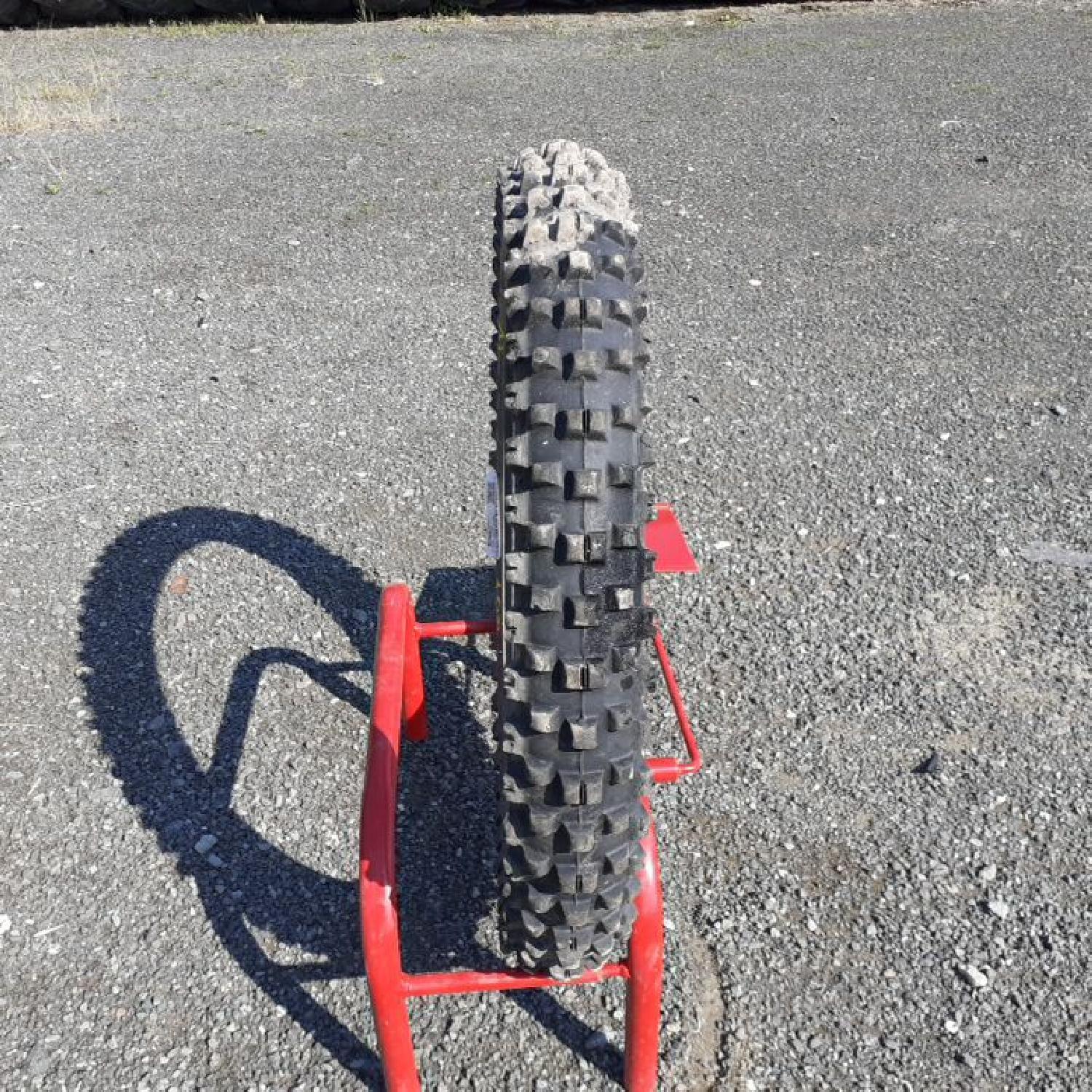  Cauciucuri 80/100-21  Pirelli