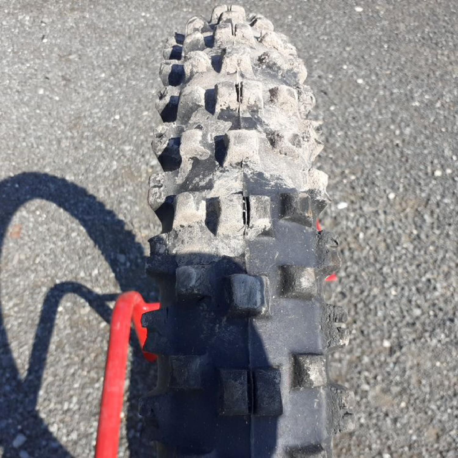  Cauciucuri 80/100-21  Pirelli