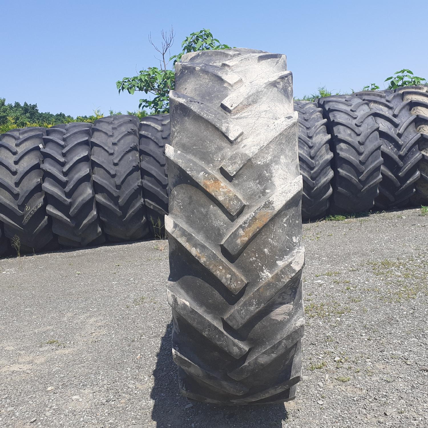  Cauciucuri 14.9-28 (380/85R28) Michelin