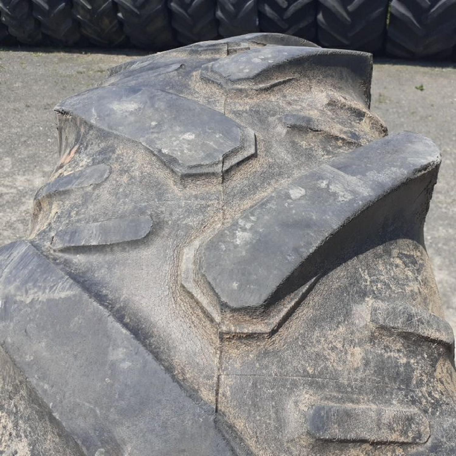 Cauciucuri 12.4R28 (320/85R28) Semperit