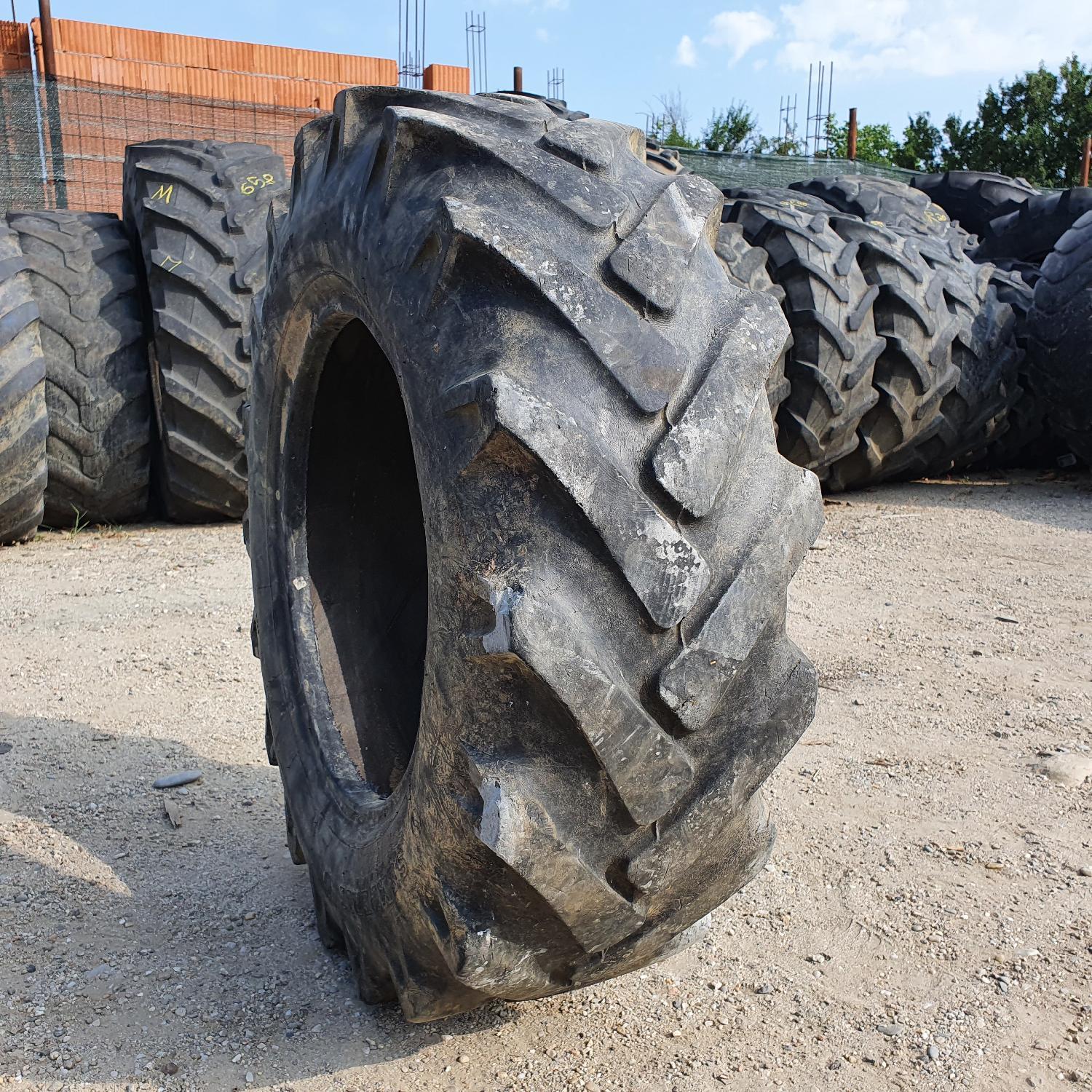  Cauciucuri 10.5-18 (10.5/80R18) Semperit