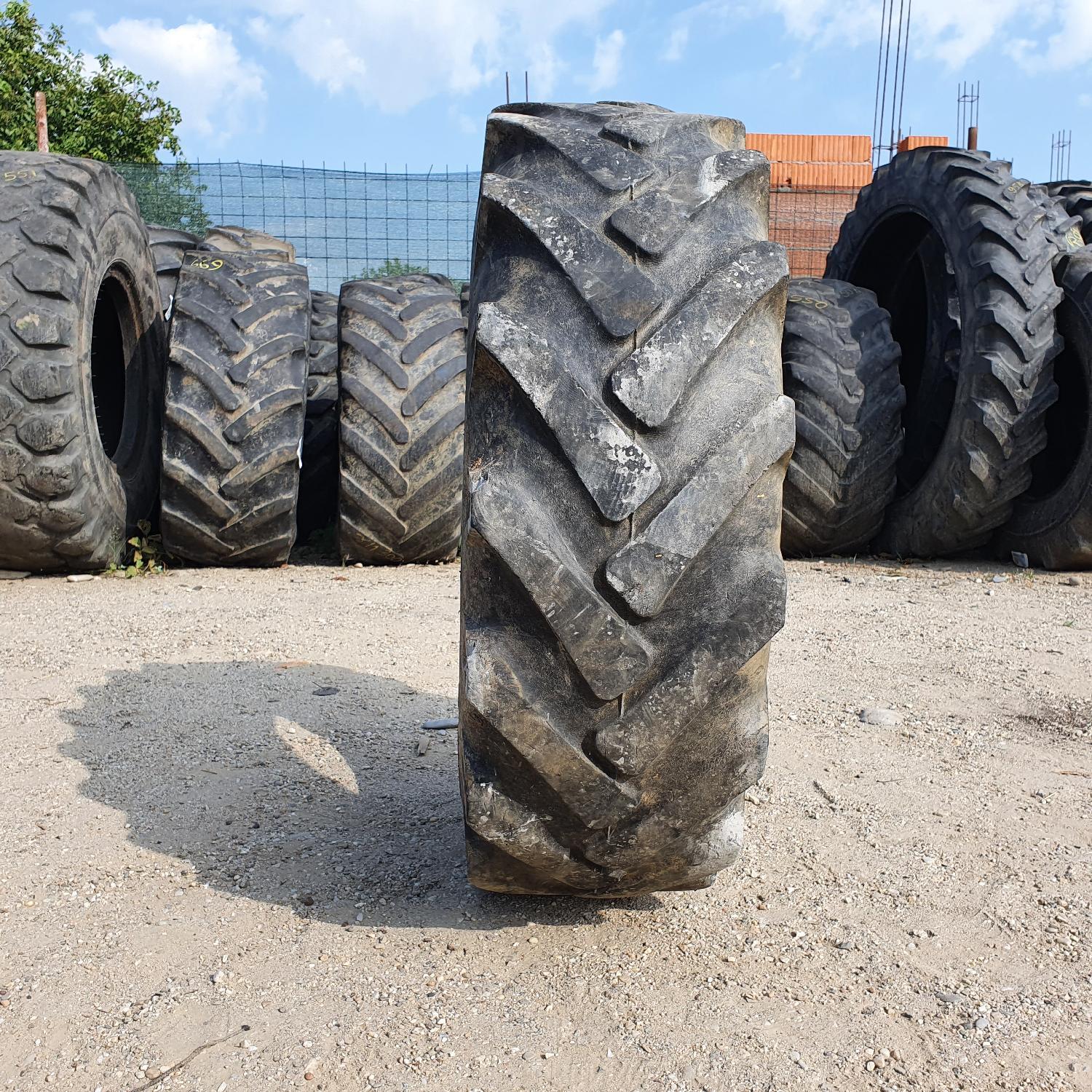  Cauciucuri 10.5-18 (10.5/80R18) Semperit