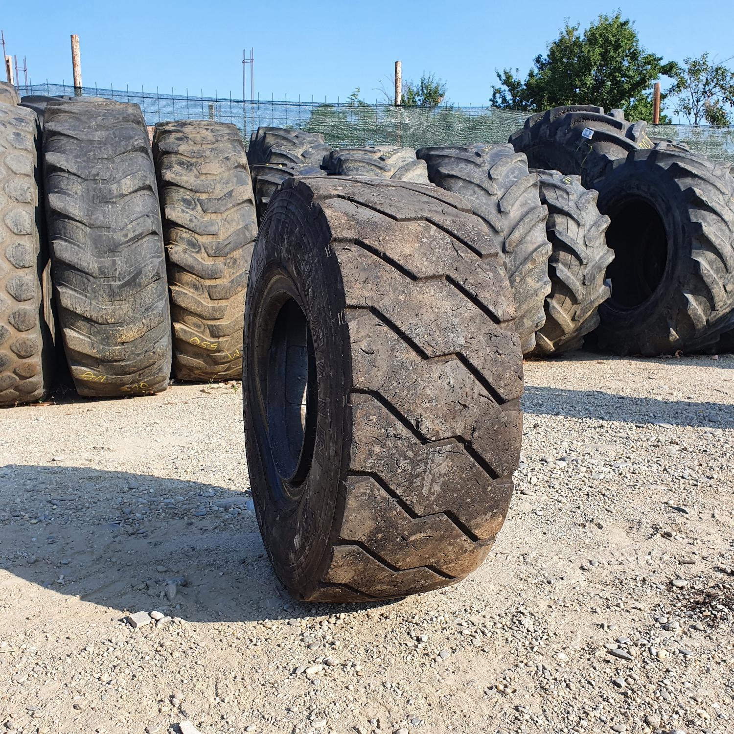  Cauciucuri 250/75R12 Michelin