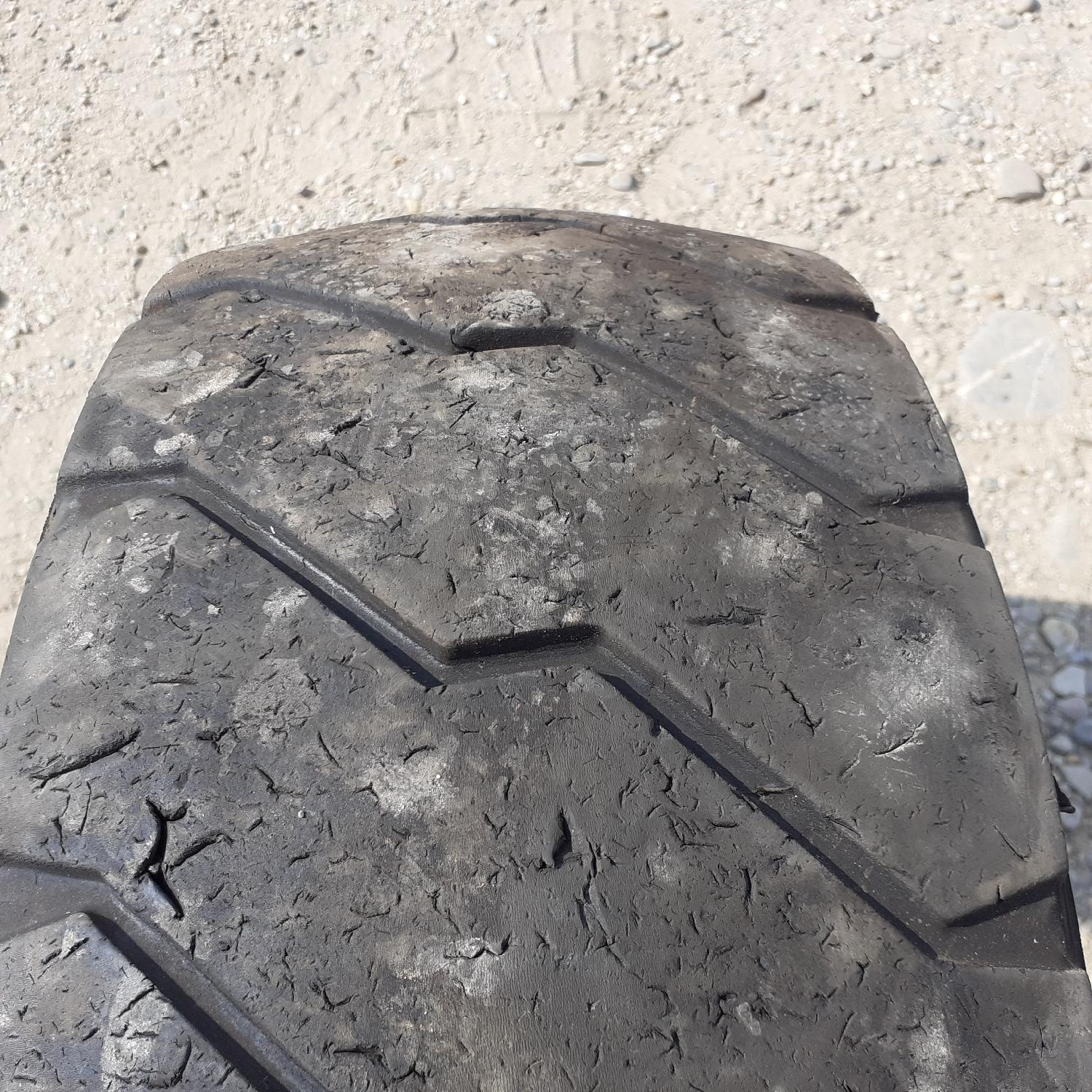  Cauciucuri 225/75R10 Michelin