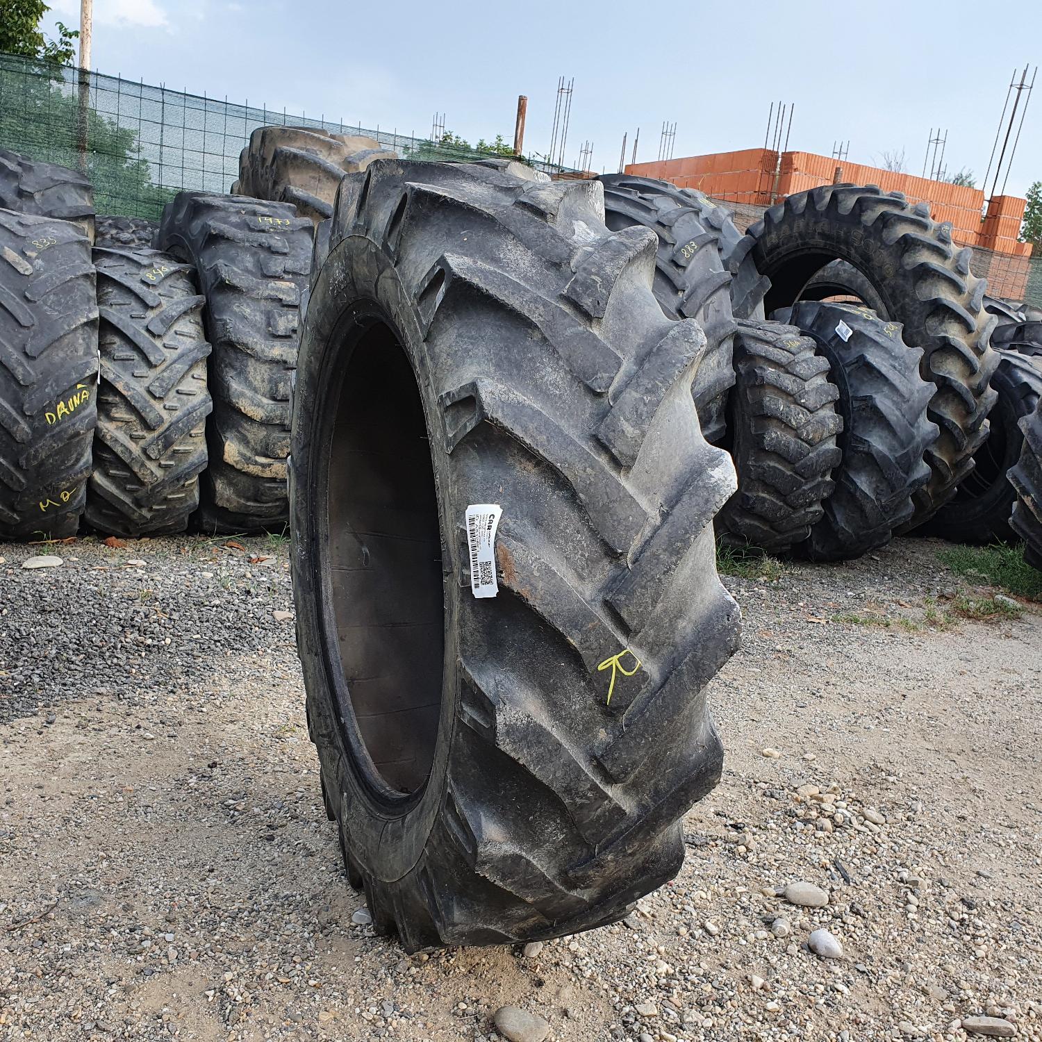  Cauciucuri 12.4-28 (320/85R28) Vredestein