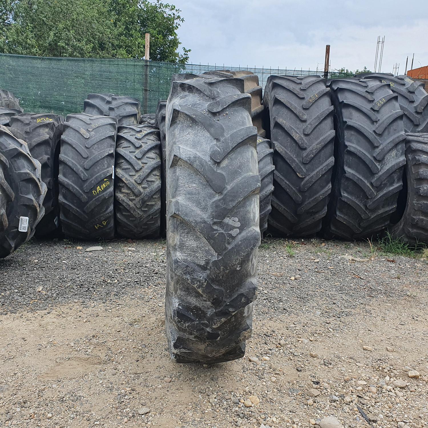  Cauciucuri 12.4-28 (320/85R28) Victoria