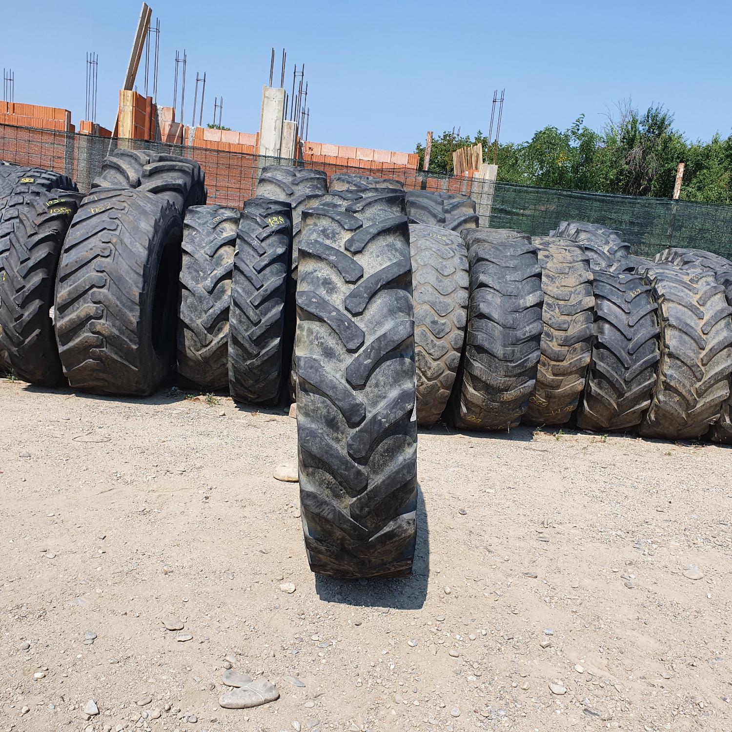  Cauciucuri 12.4-28 (320/85R28) Barum
