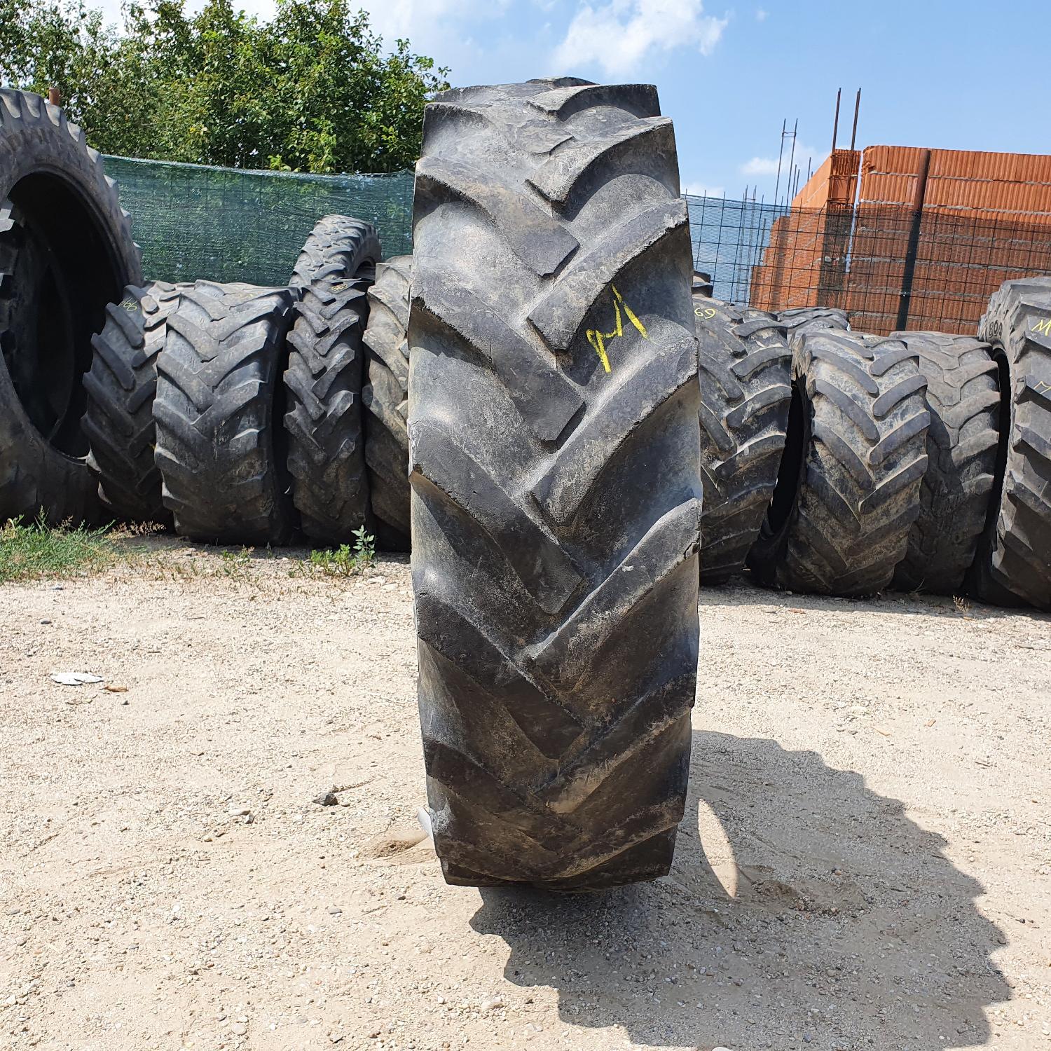  Cauciucuri 12.4-28 (320/85R28) Vredestein