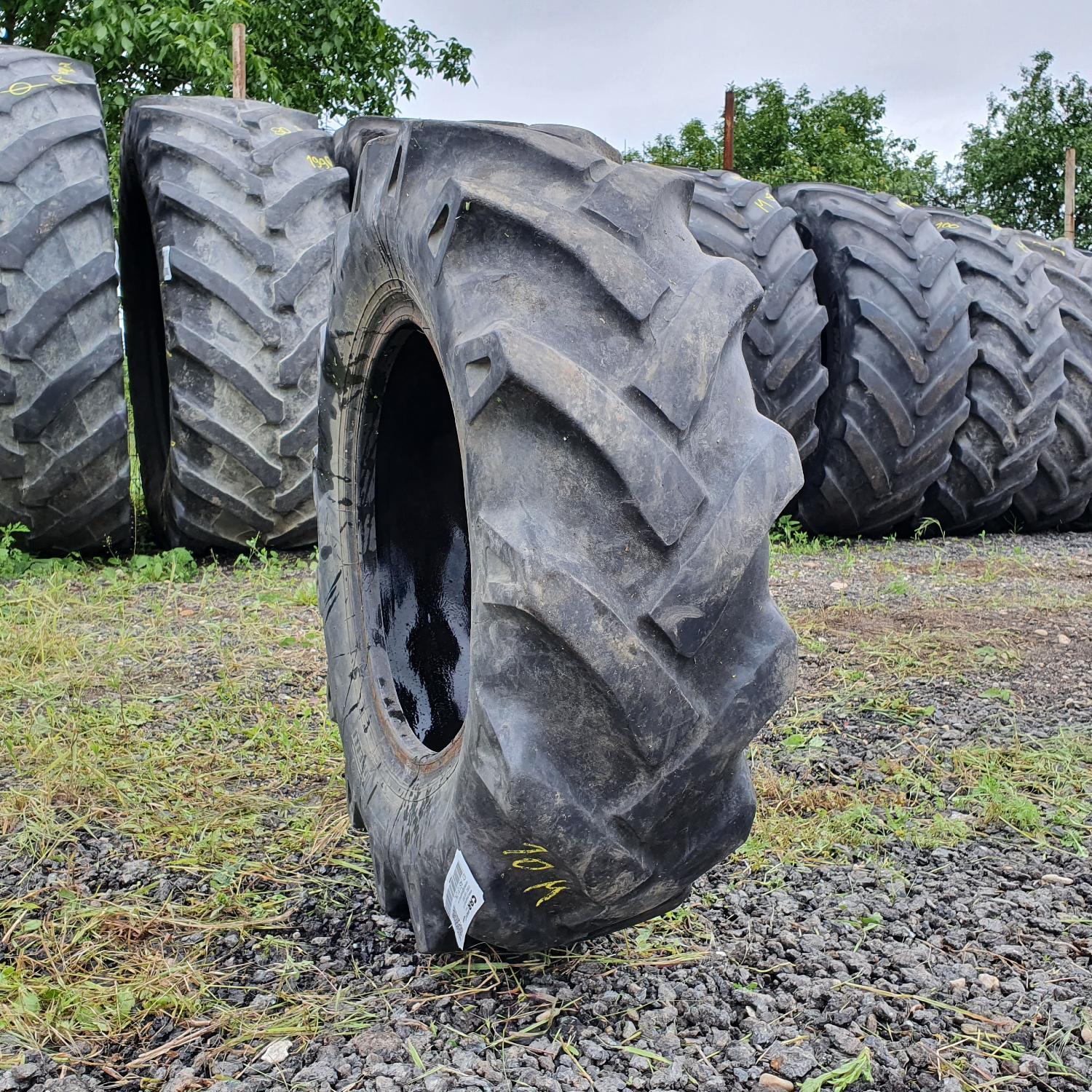 Cauciucuri 10.5-18 (10.5/80R18) Pirelli