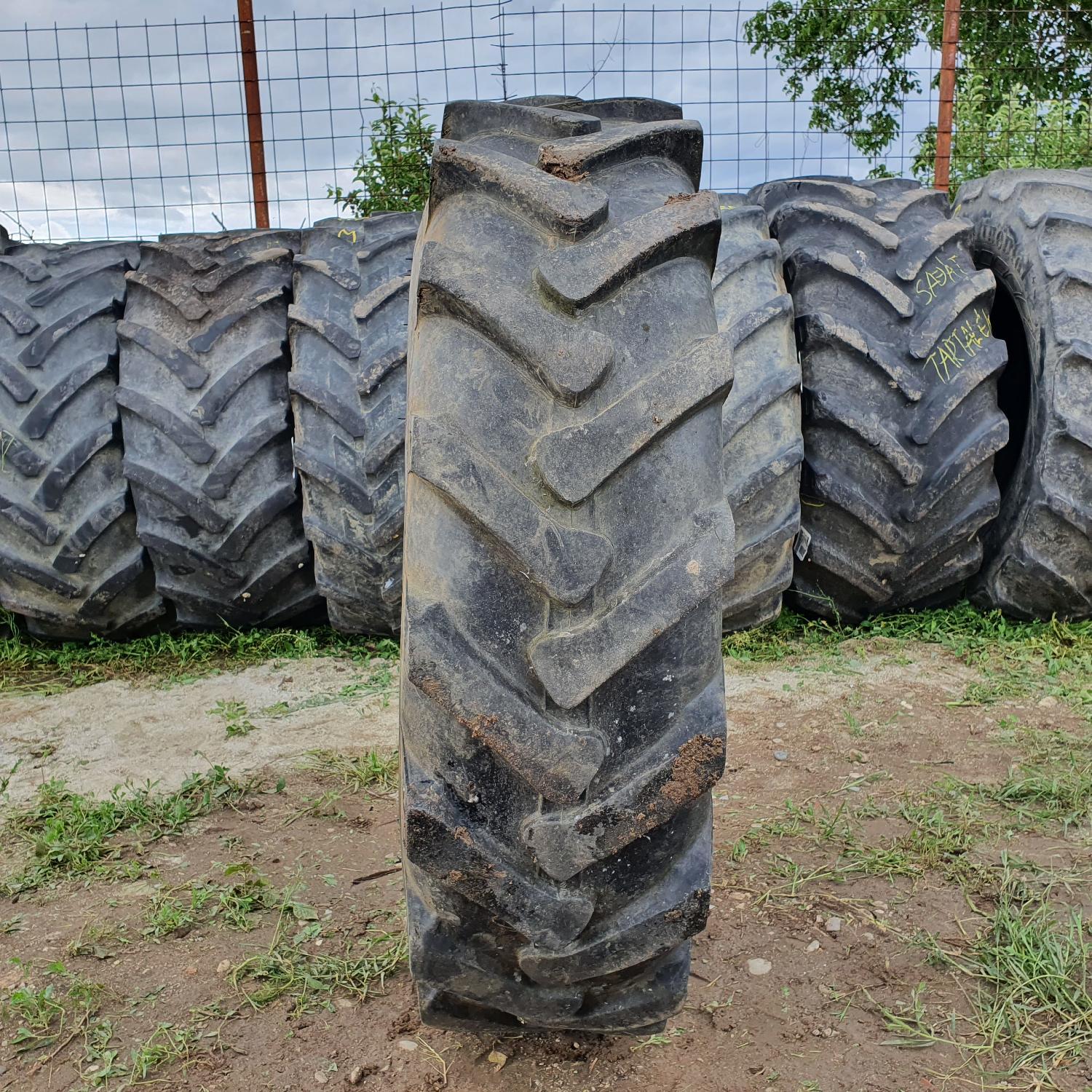  Cauciucuri 12.4-28 (320/85R28) Roadguider