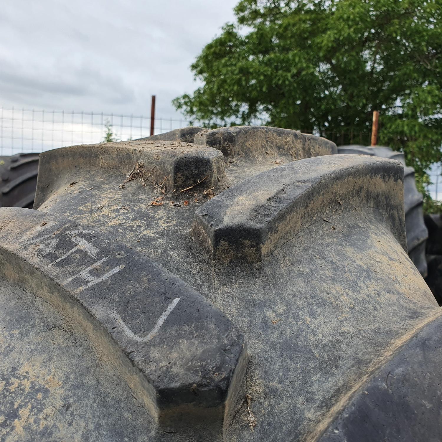  Cauciucuri 340/85R24 (13.6R24) Mitas