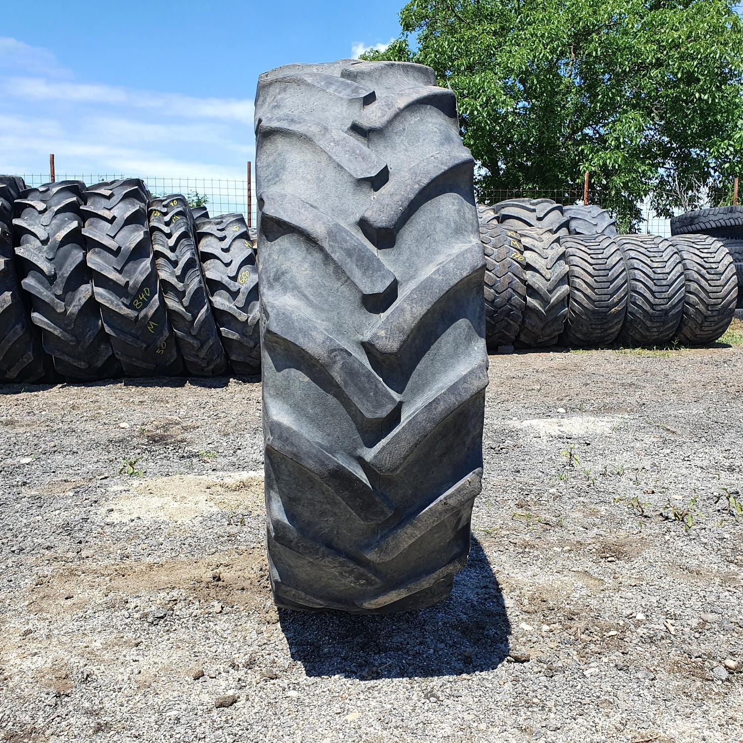  Cauciucuri 340/85R24 (13.6R24) Continental
