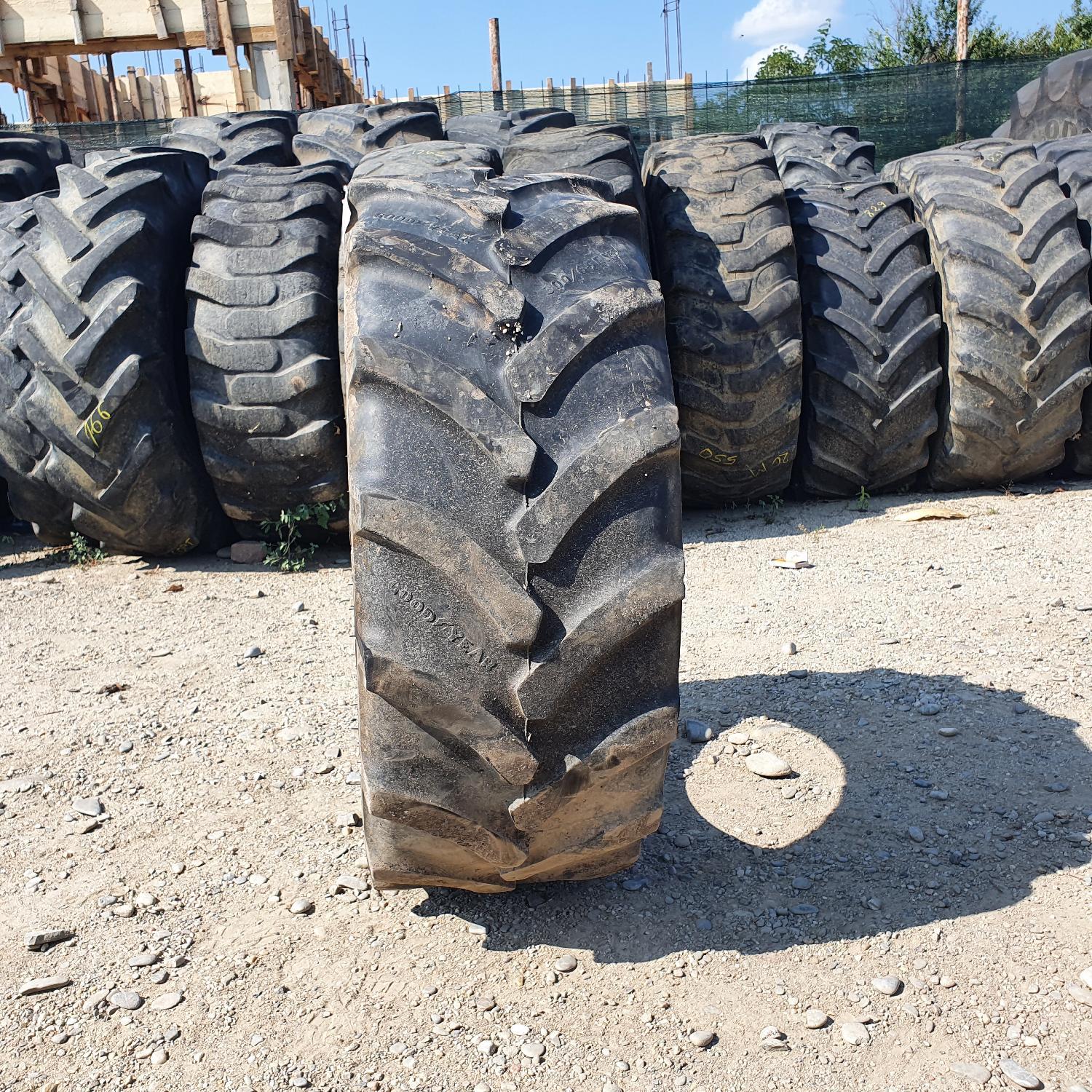  Cauciucuri 300/65R18 Goodyear