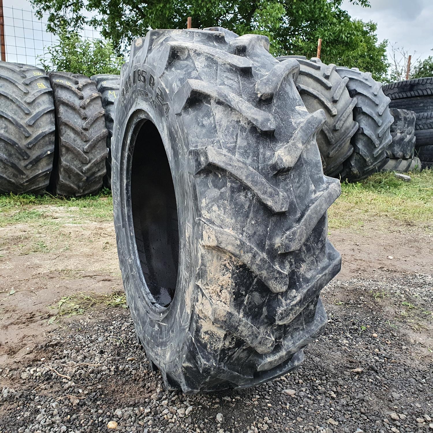  Cauciucuri 340/85R24 (13.6R24) Pirelli