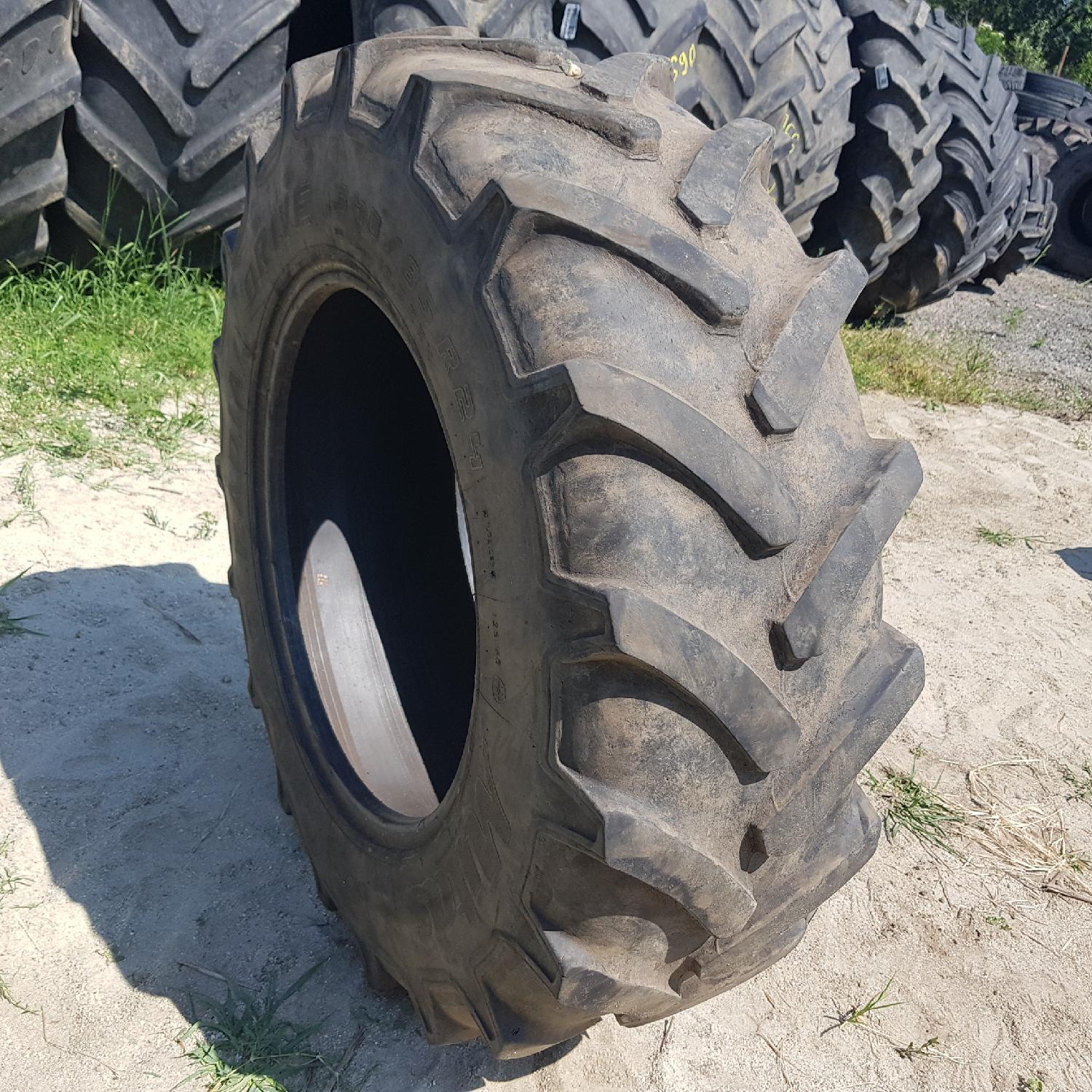  Cauciucuri 340/85R24 (13.6R24) Mitas