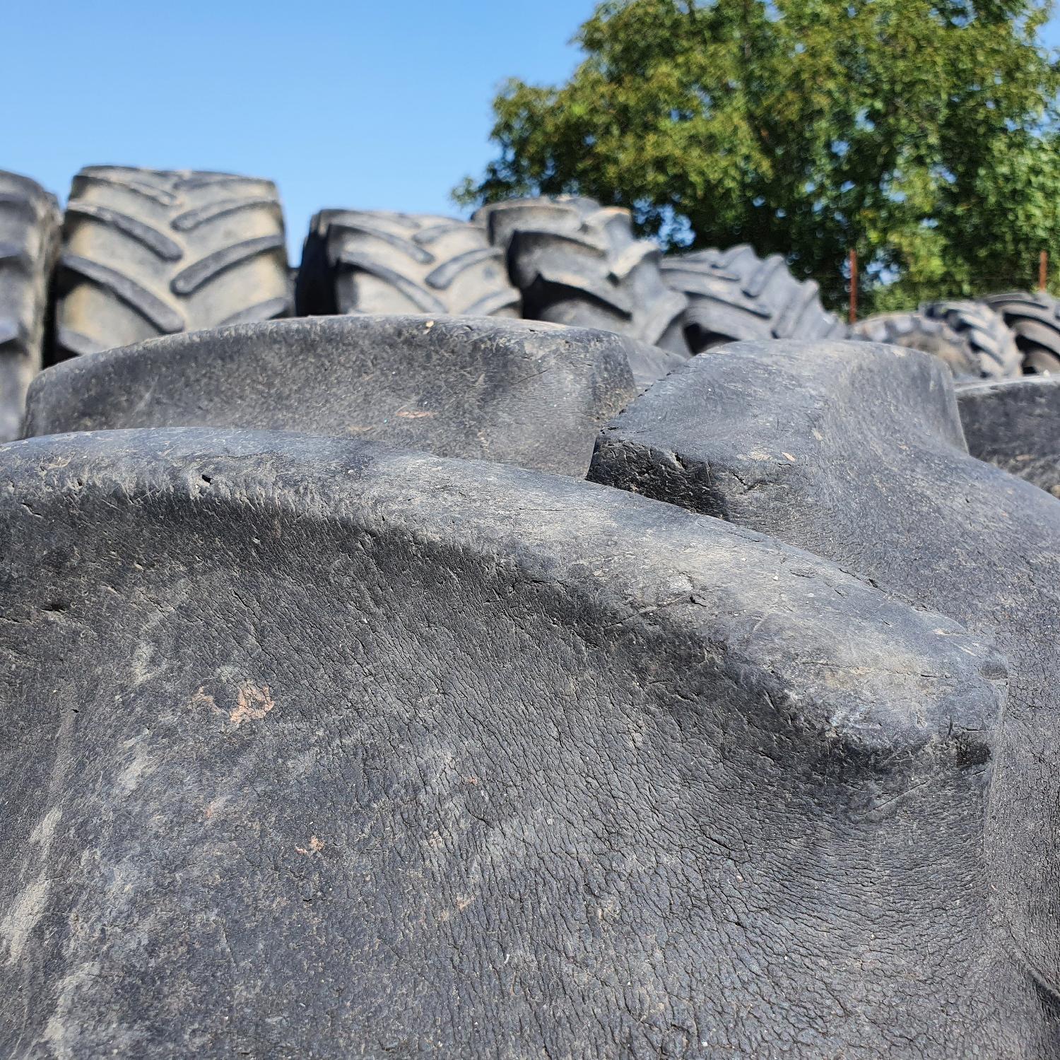  Cauciucuri 340/85R24 (13.6R24) Continental