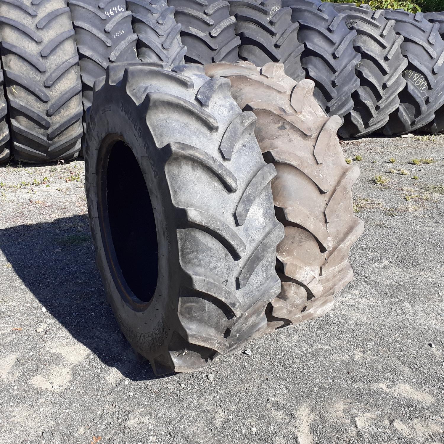  Cauciucuri 340/85R24 (13.6R24) Vredestein