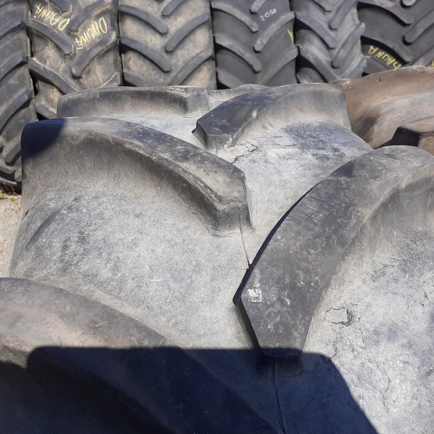  Cauciucuri 340/85R24 (13.6R24) Vredestein