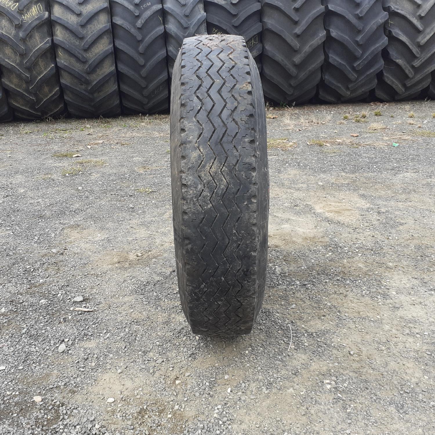  Cauciucuri 8.25-16  Michelin