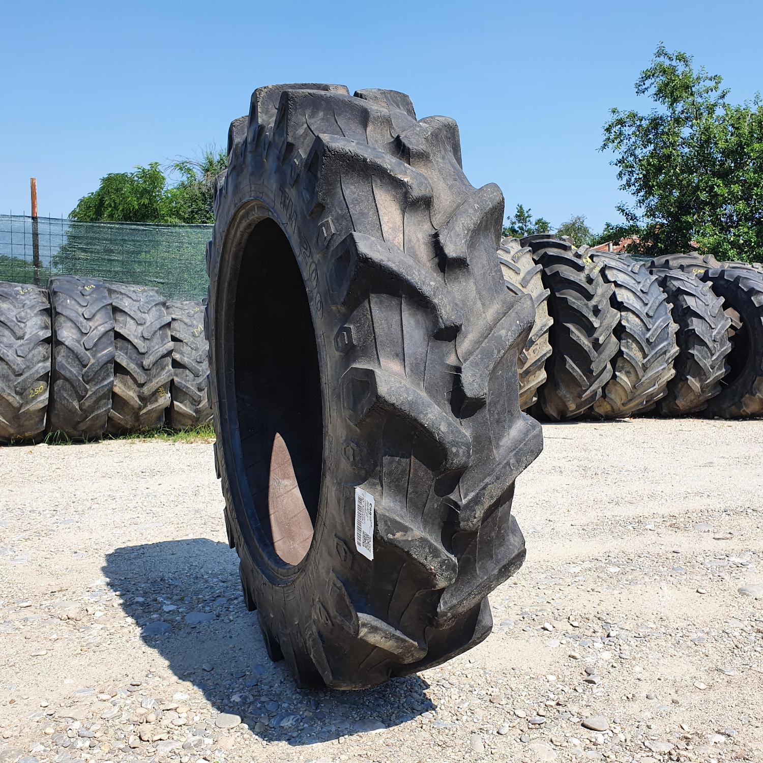  Cauciucuri 12.4R28 (320/85R28) Pirelli