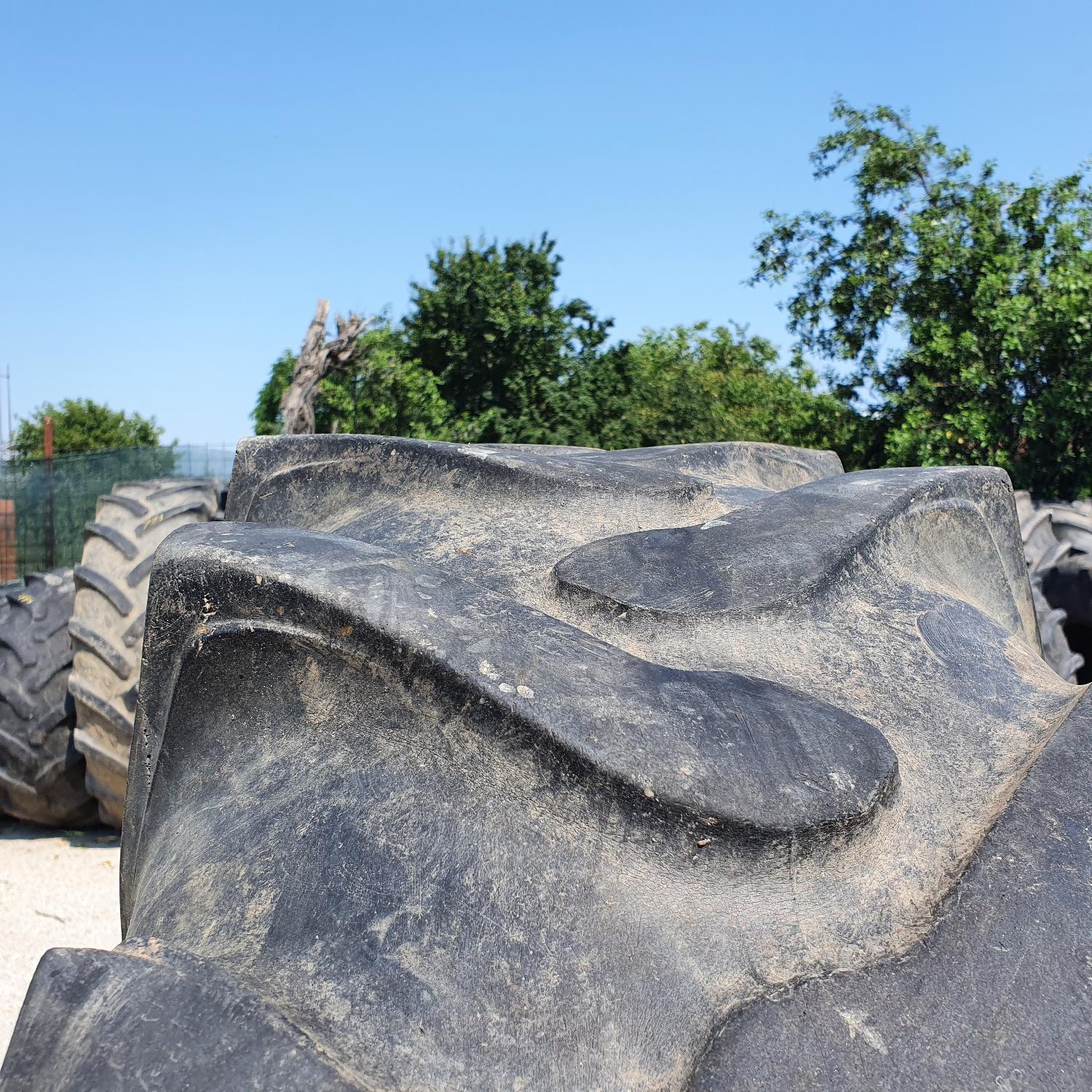  Cauciucuri 14.9-28 (380/85R28) Pirelli