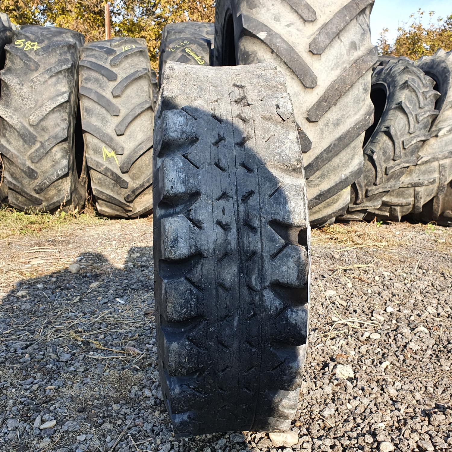  Cauciucuri 200-15  Continental