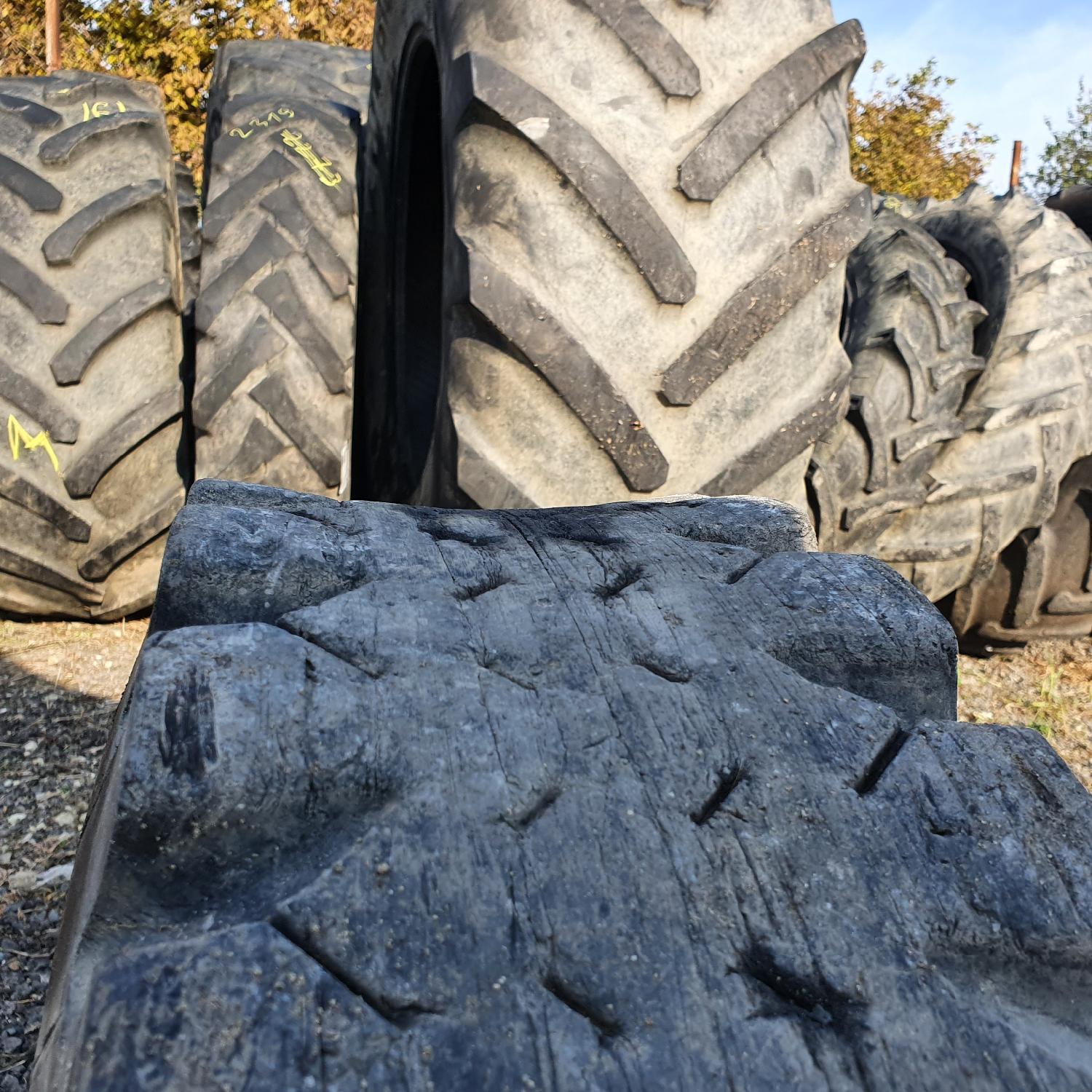  Cauciucuri 200-15  Continental