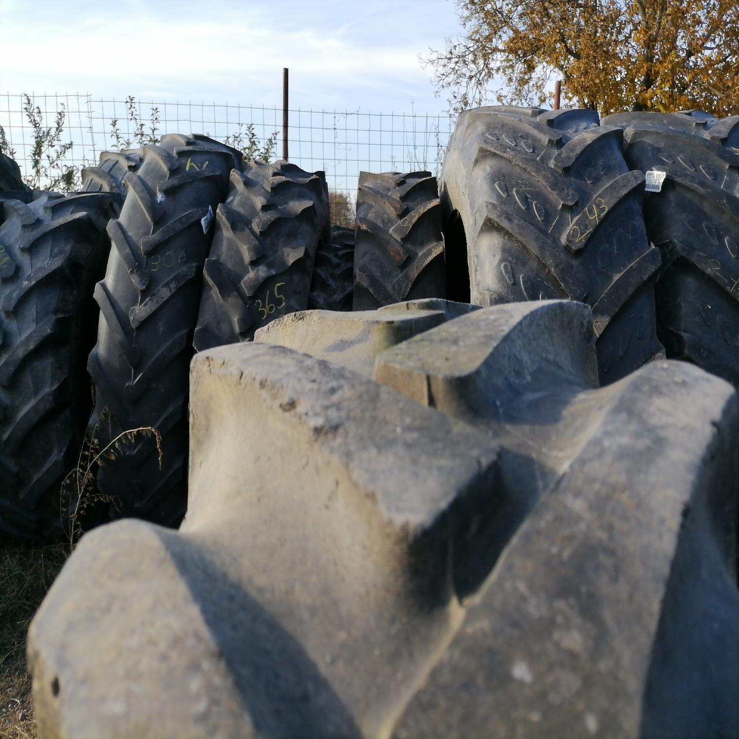  Cauciucuri 12.4-28 (320/85R28) 