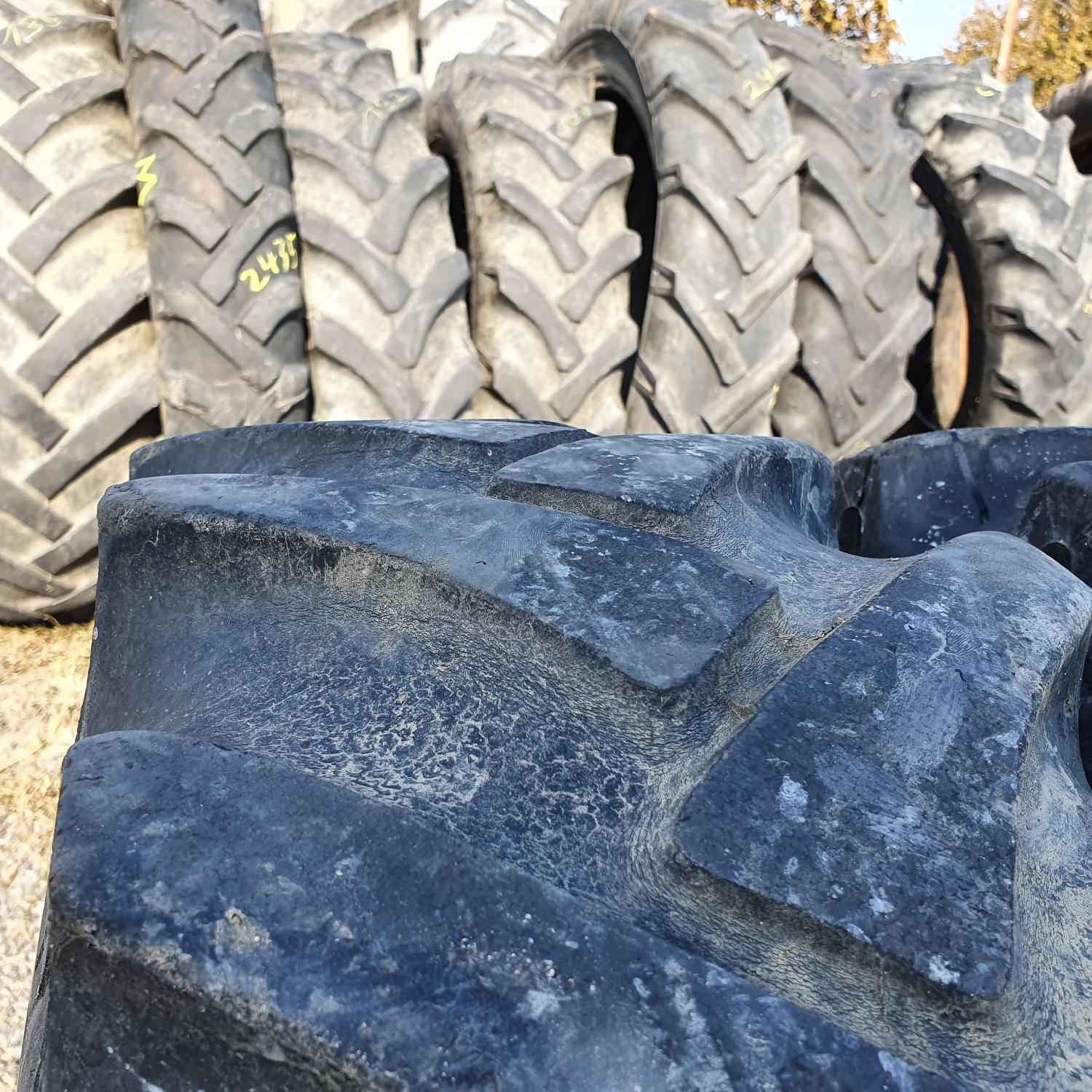  Cauciucuri 10.5-18 (10.5/80R18) Semperit
