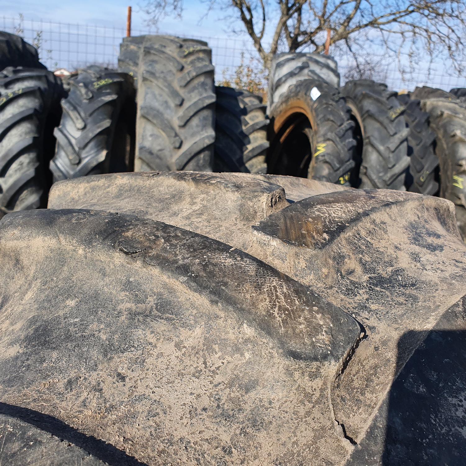 Cauciucuri 440/65R24  Continental