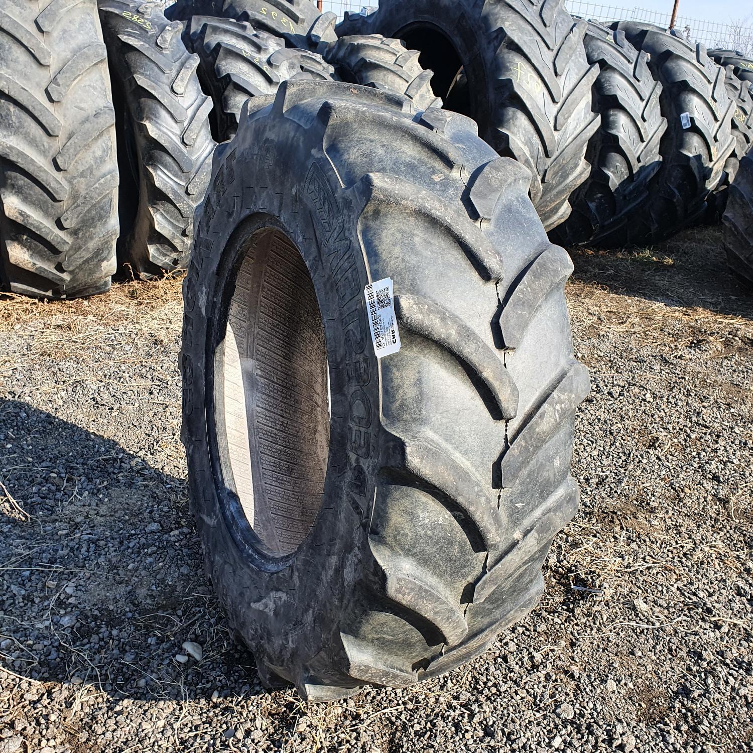  Cauciucuri 340/85R24 (13.6R24) Vredestein