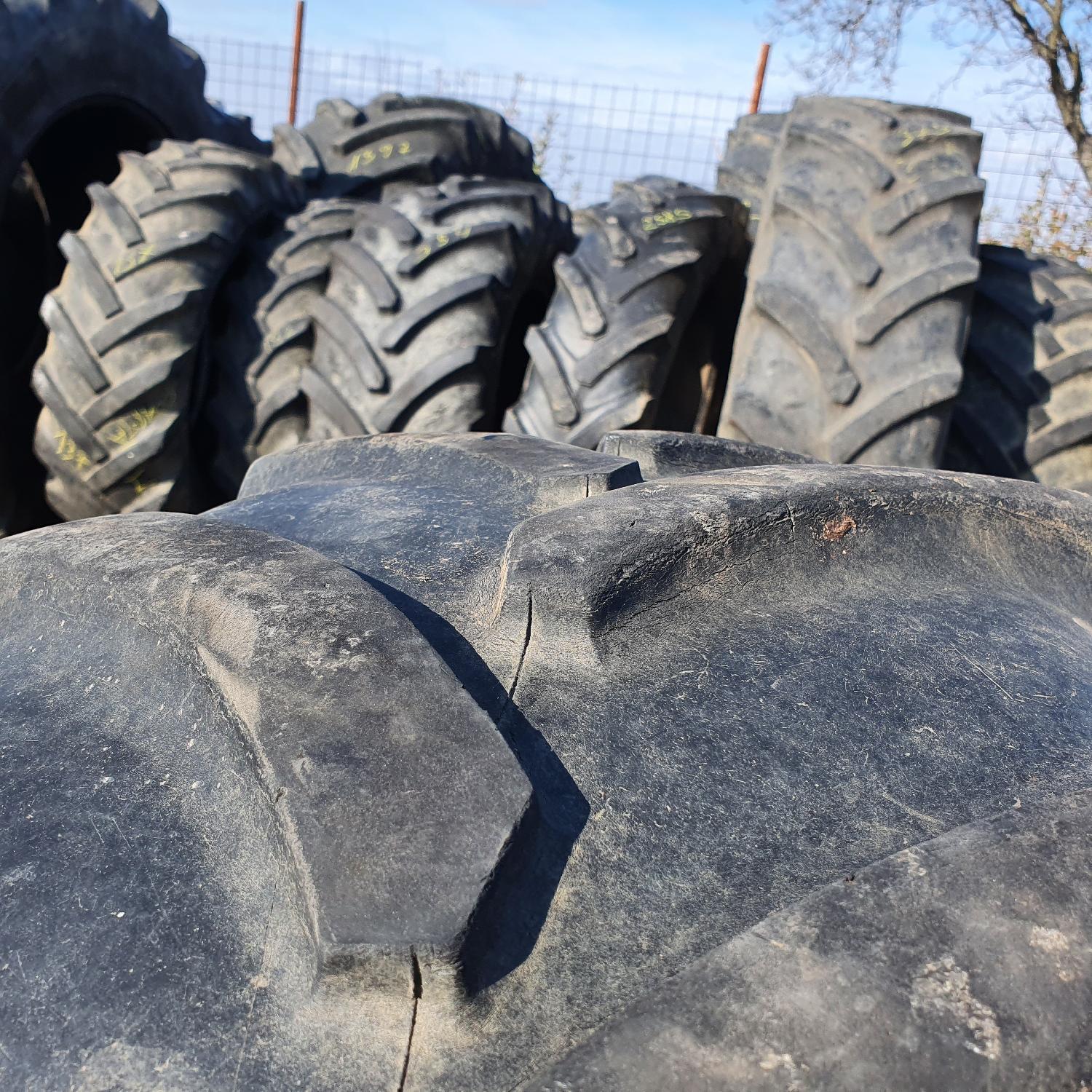  Cauciucuri 340/85R24 (13.6R24) Vredestein