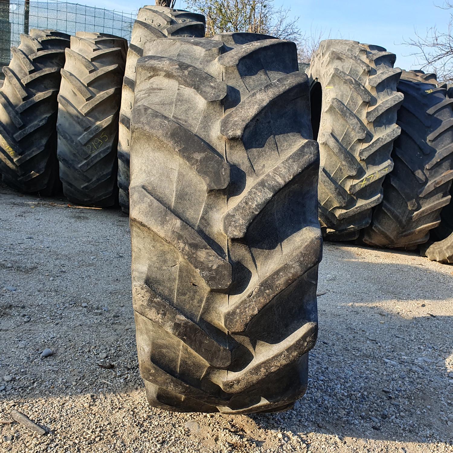  Cauciucuri 360/70R20 Pirelli