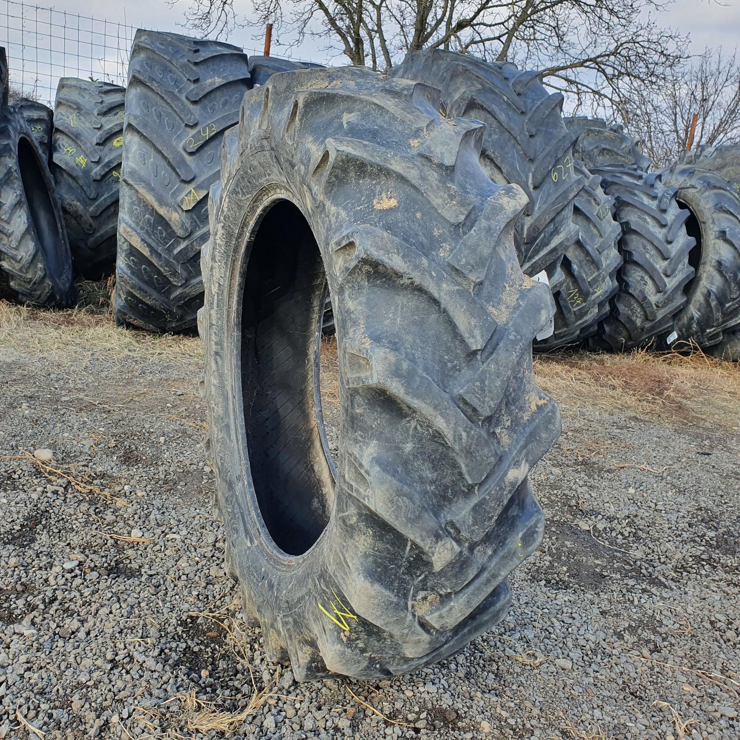  Cauciucuri 12.4-28 (320/85R28) Vredestein