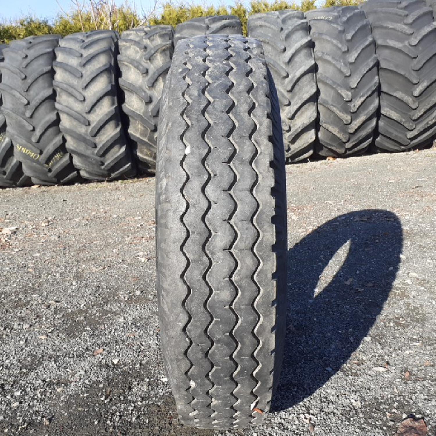  Cauciucuri 8.25-16  Semperit