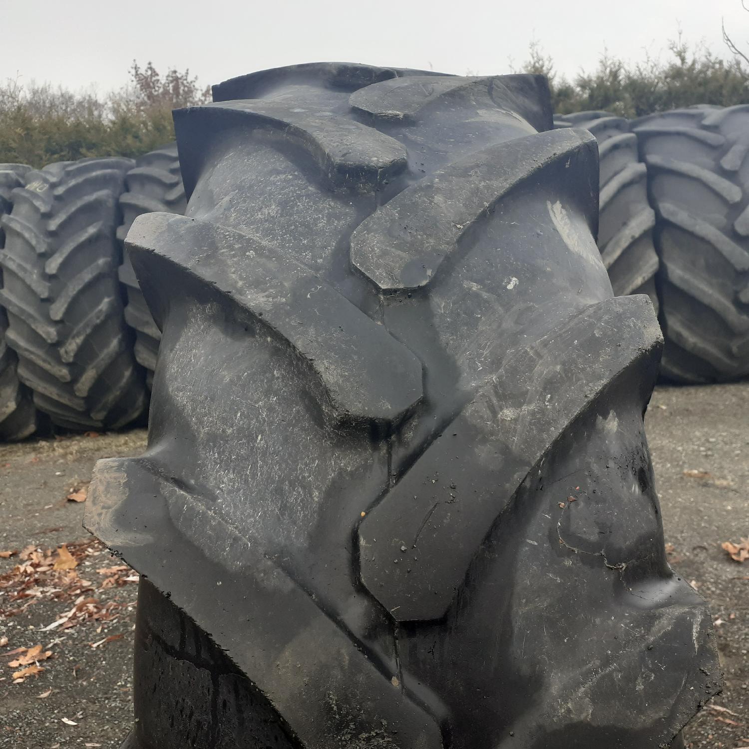  Cauciucuri 14.9-28 (380/85R28) Mitas