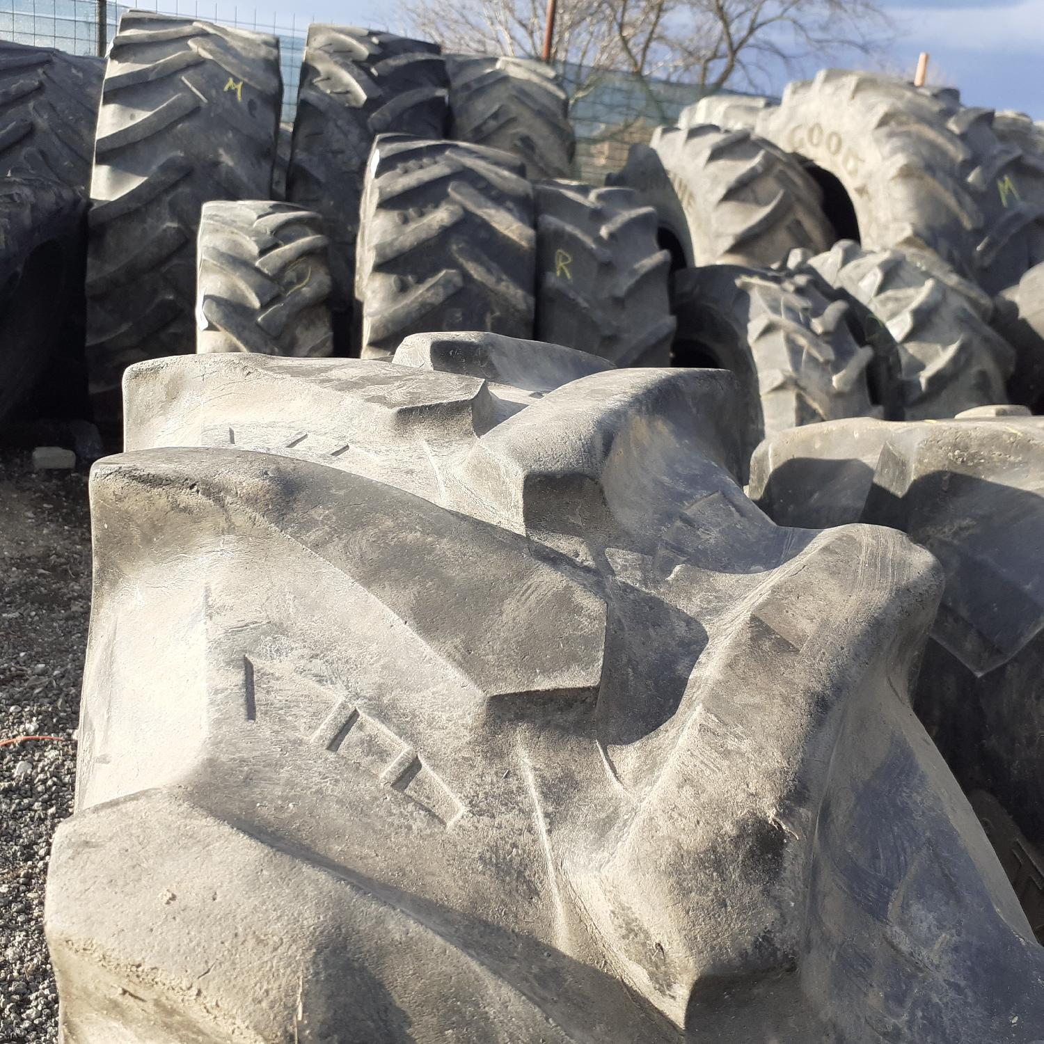  Cauciucuri 340/85R24 (13.6R24) Petlas