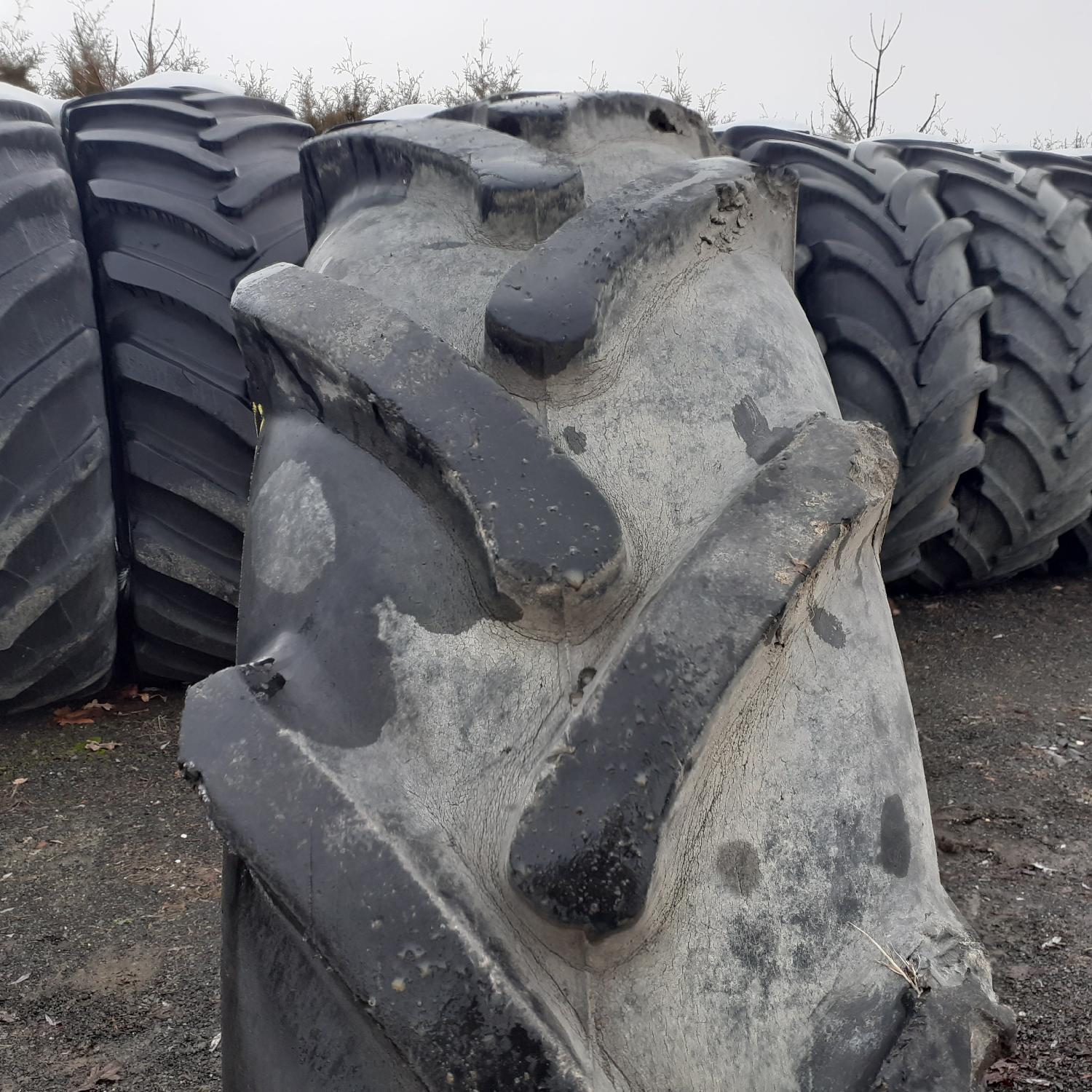  Cauciucuri 12.4R28 (320/85R28) Universal