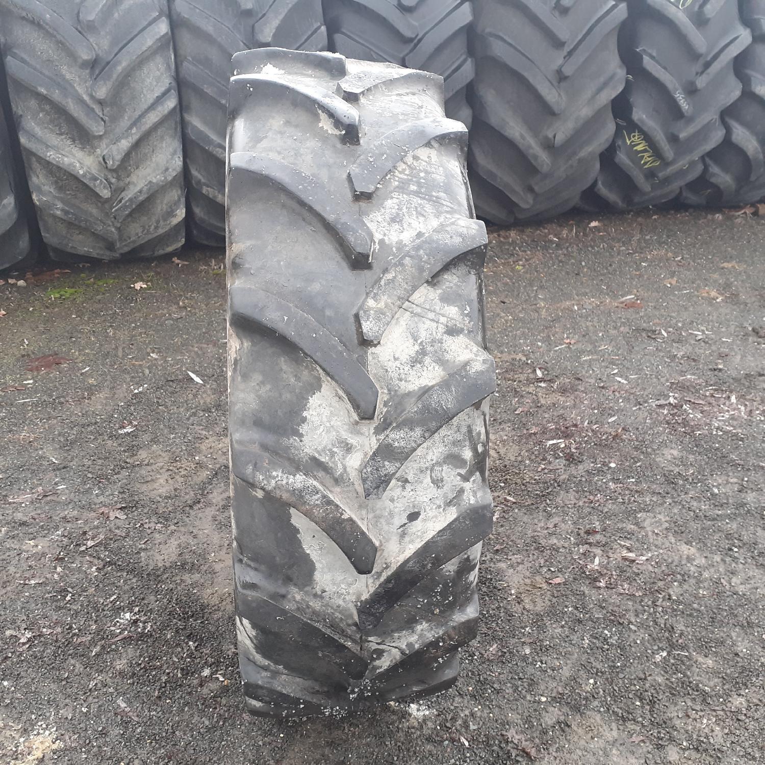  Cauciucuri 340/85R24 (13.6R24) Vredestein