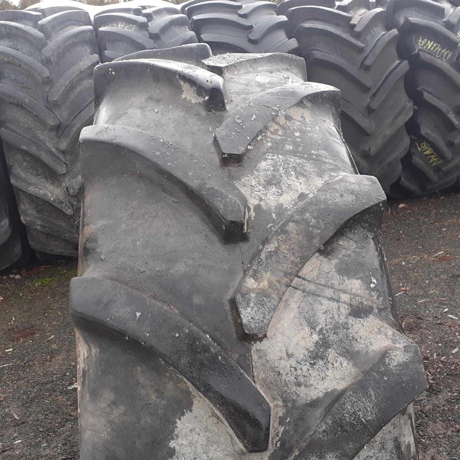  Cauciucuri 340/85R24 (13.6R24) Vredestein
